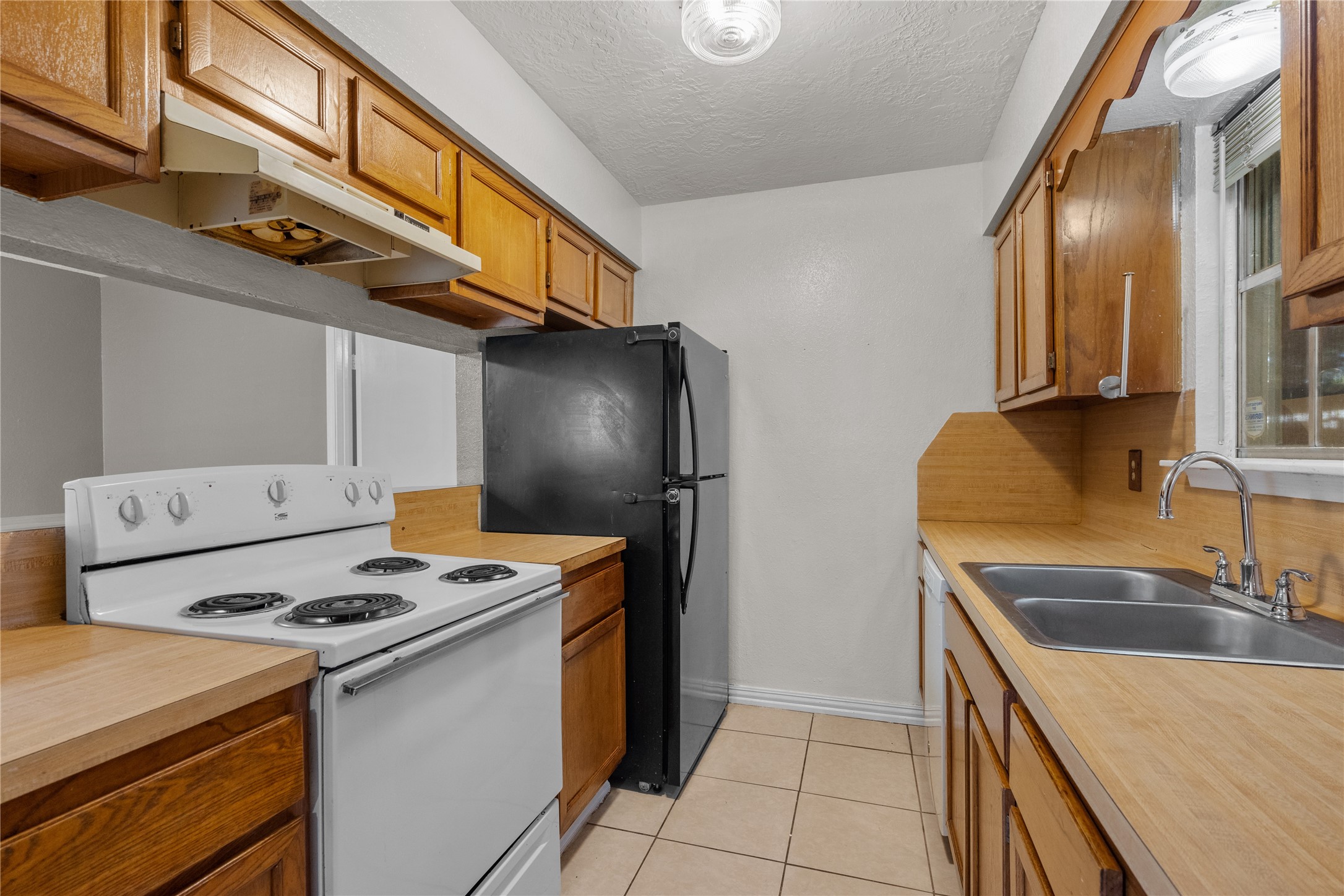 2716 2nd Avenue N, Texas City, TX 77590
