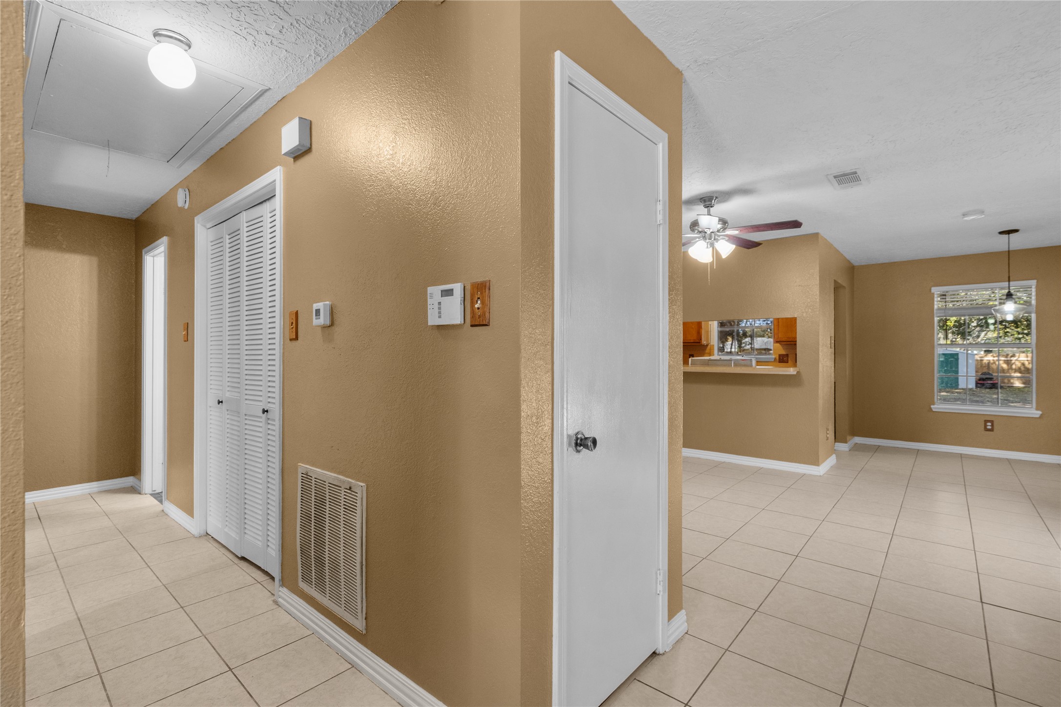 2716 2nd Avenue N, Texas City, TX 77590