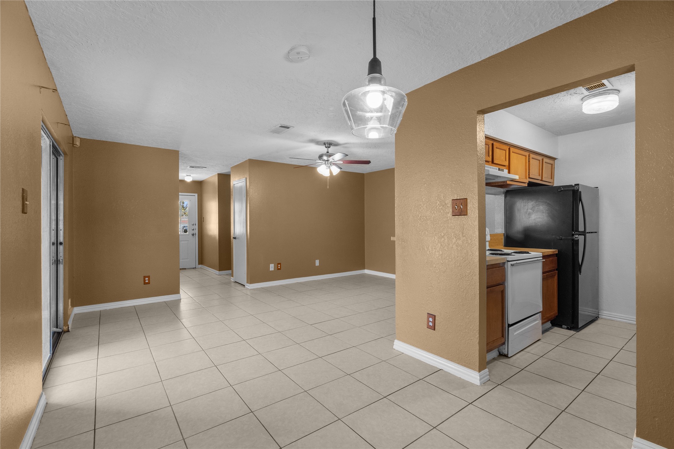 2716 2nd Avenue N, Texas City, TX 77590