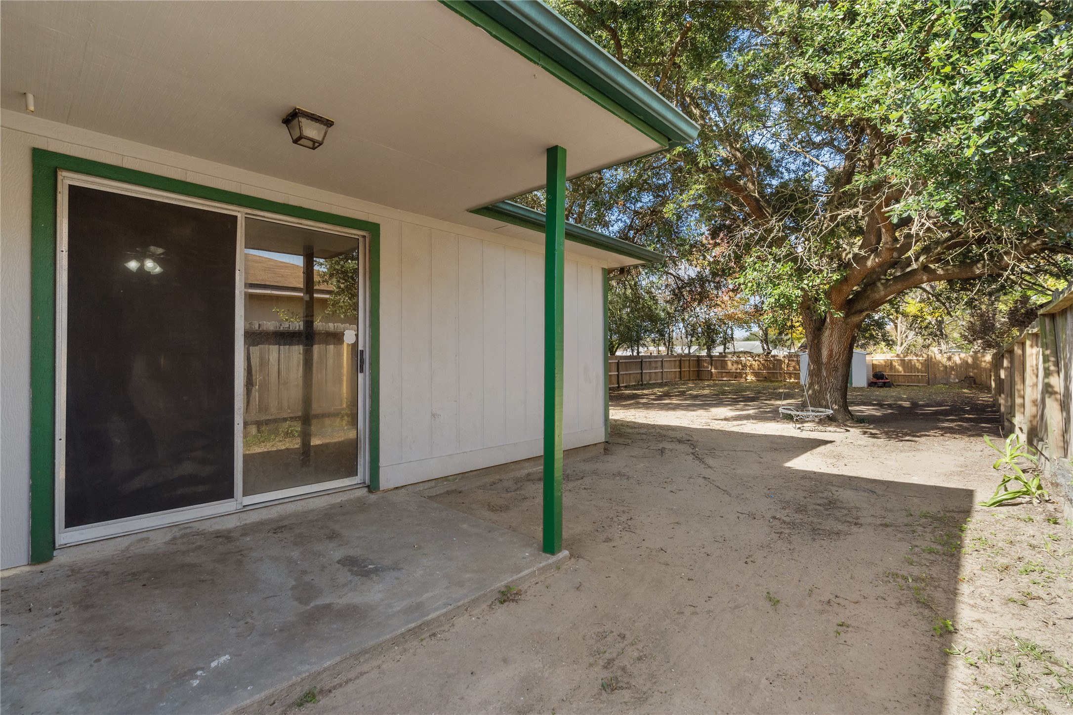 2716 2nd Avenue N, Texas City, TX 77590