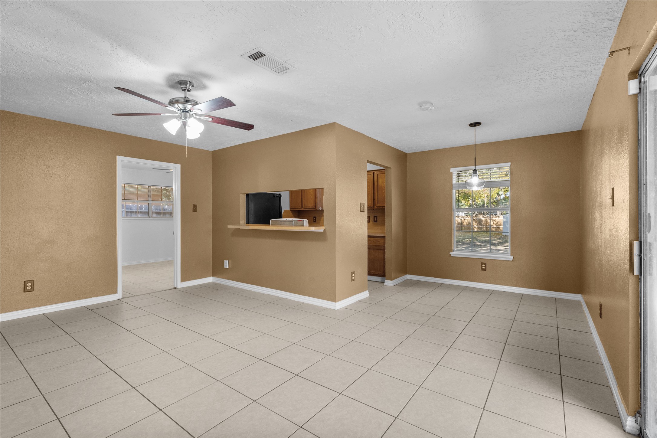 2716 2nd Avenue N, Texas City, TX 77590