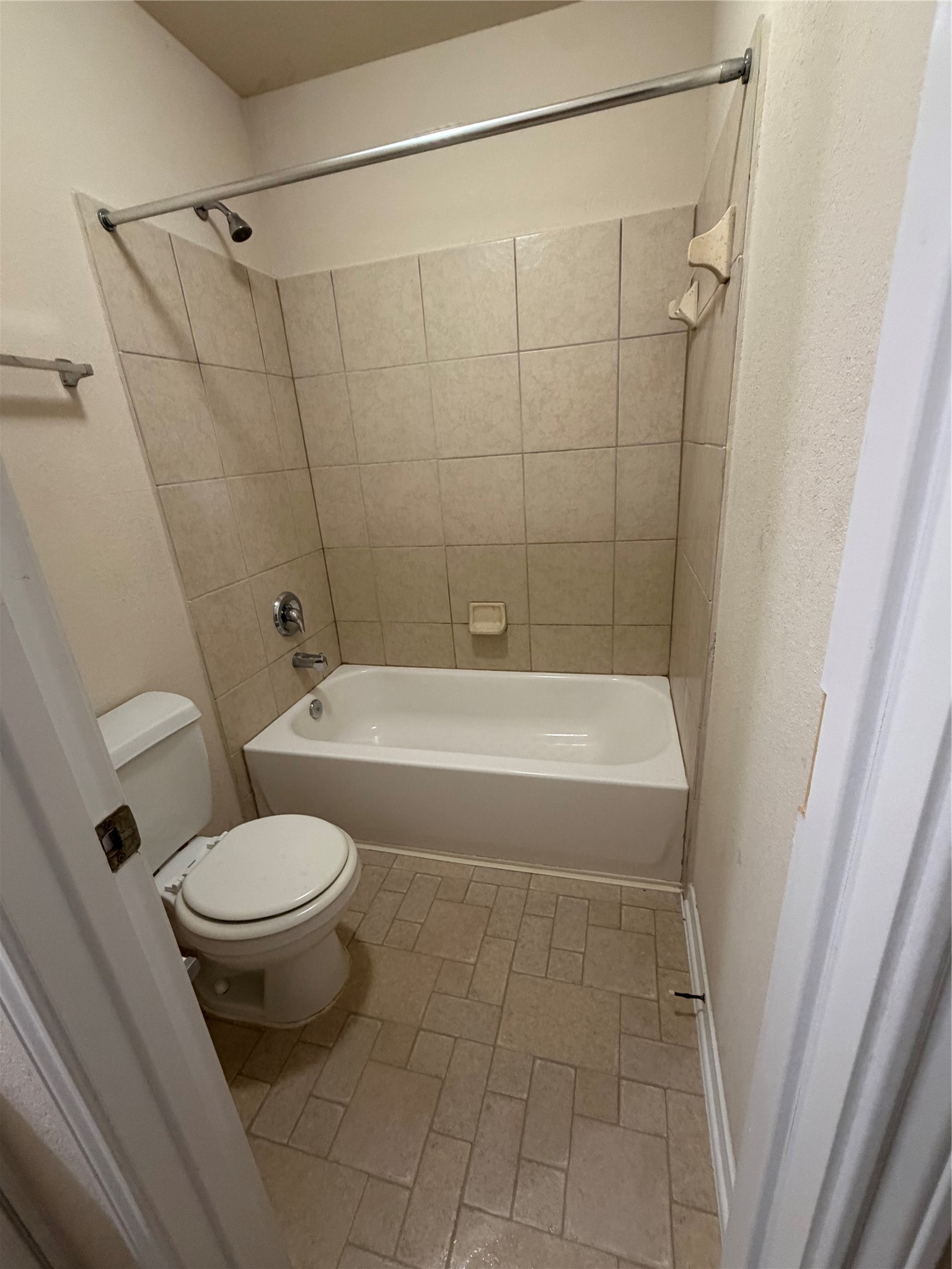 19027 Taverns Crossing Lane, Houston, TX 77084