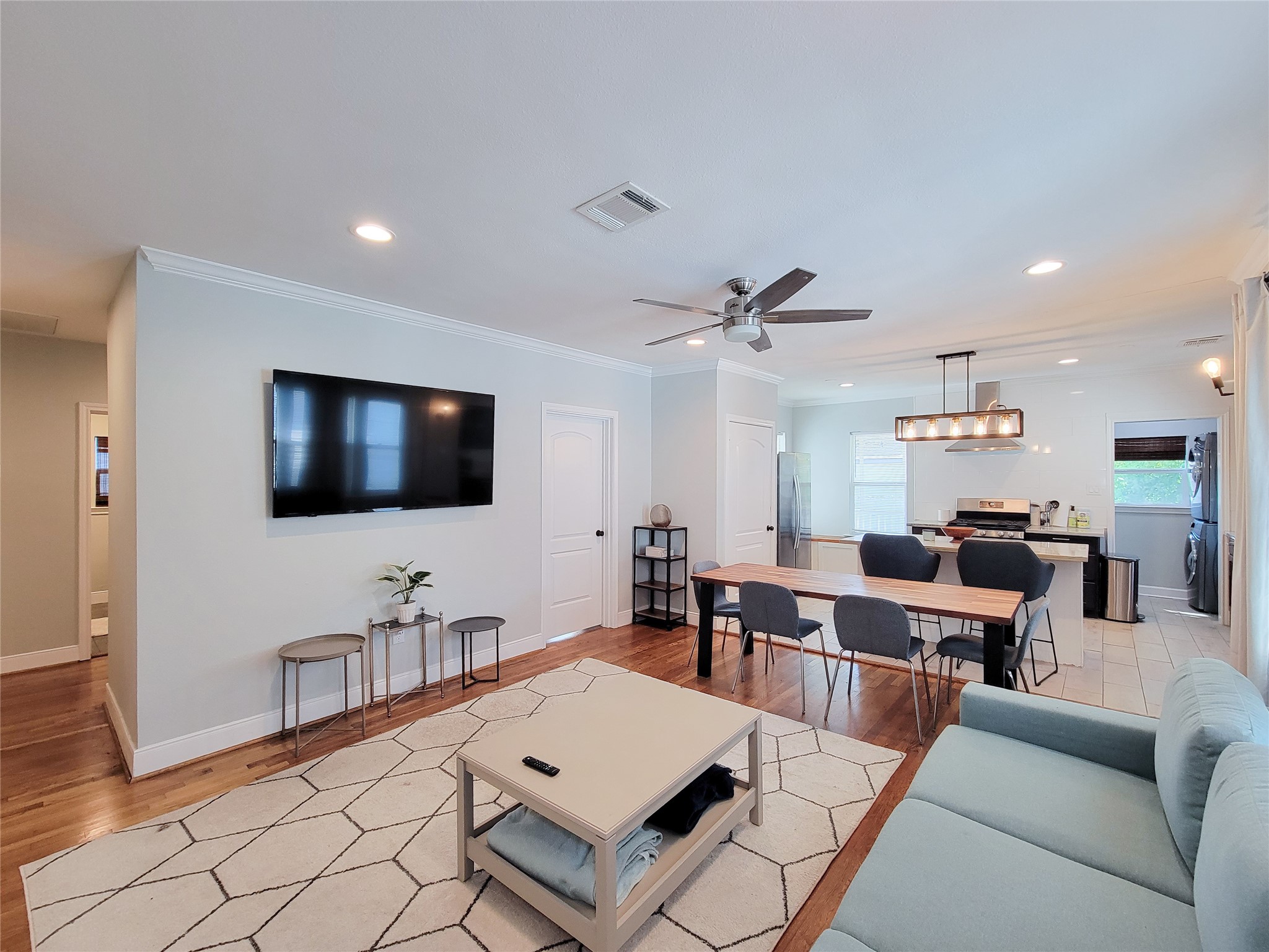 2410 Truxillo Street, #B, Houston, TX 77004