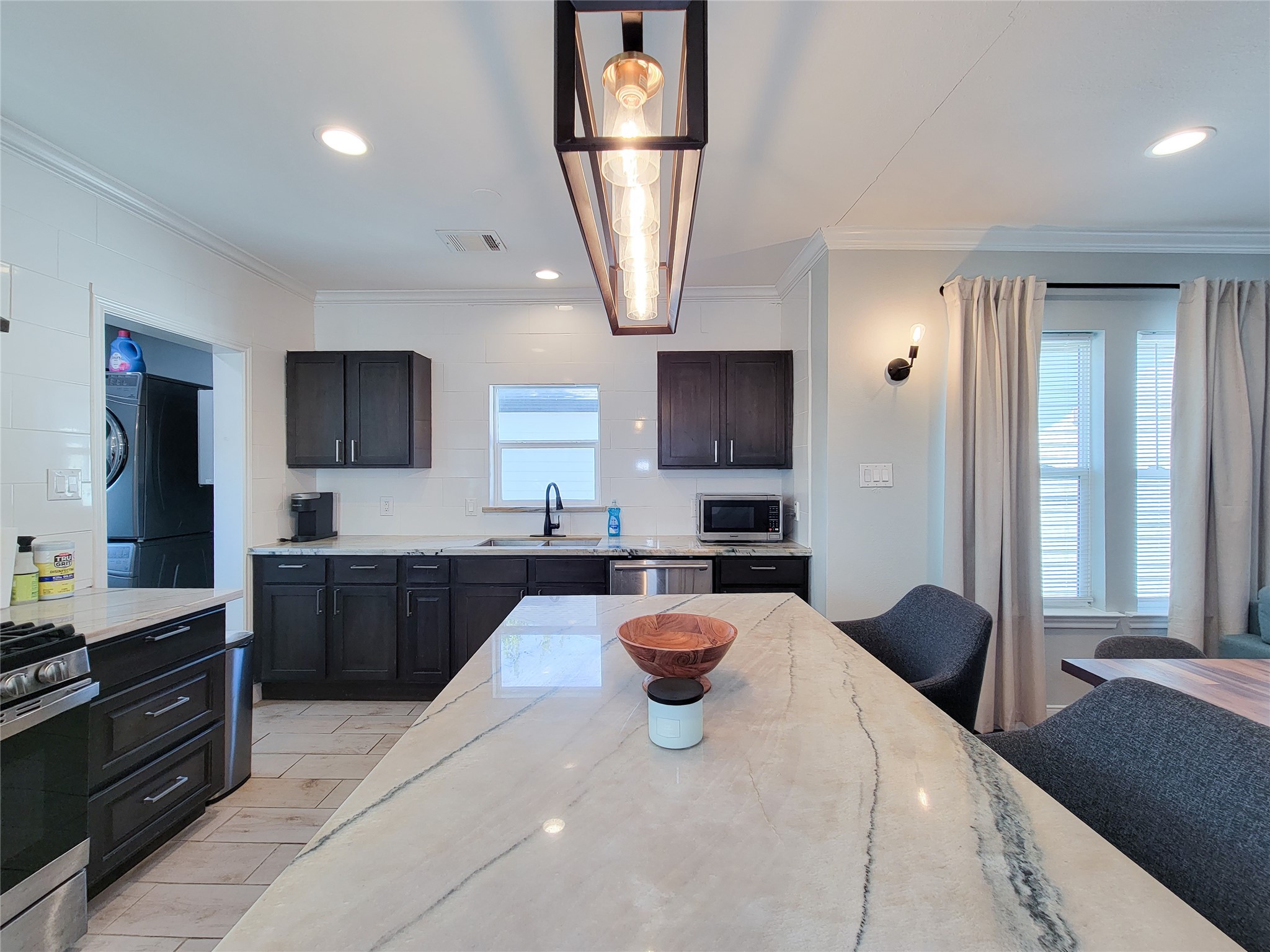 2410 Truxillo Street, #B, Houston, TX 77004