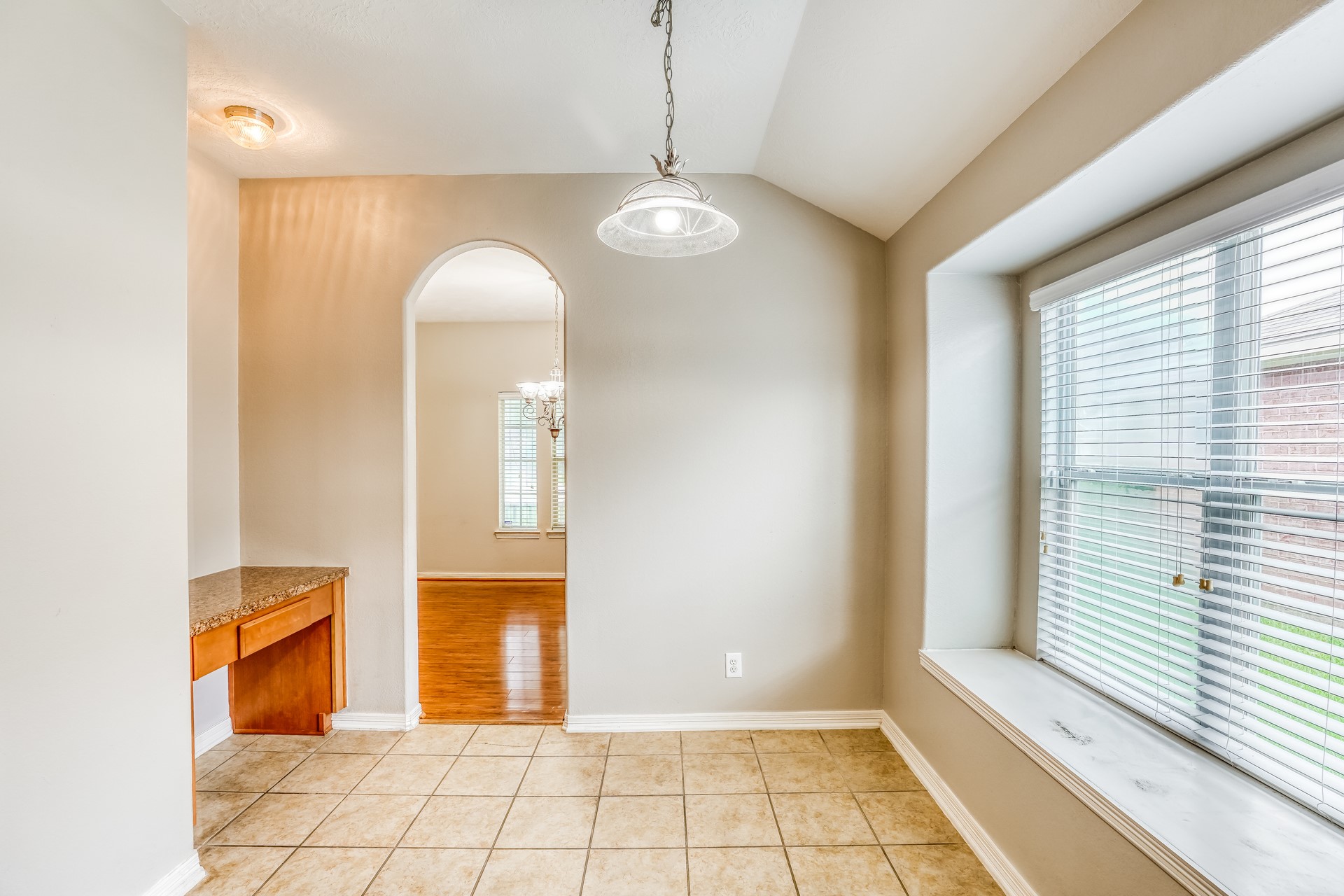 856 Grassy Knoll Trail, La Marque, TX 77568