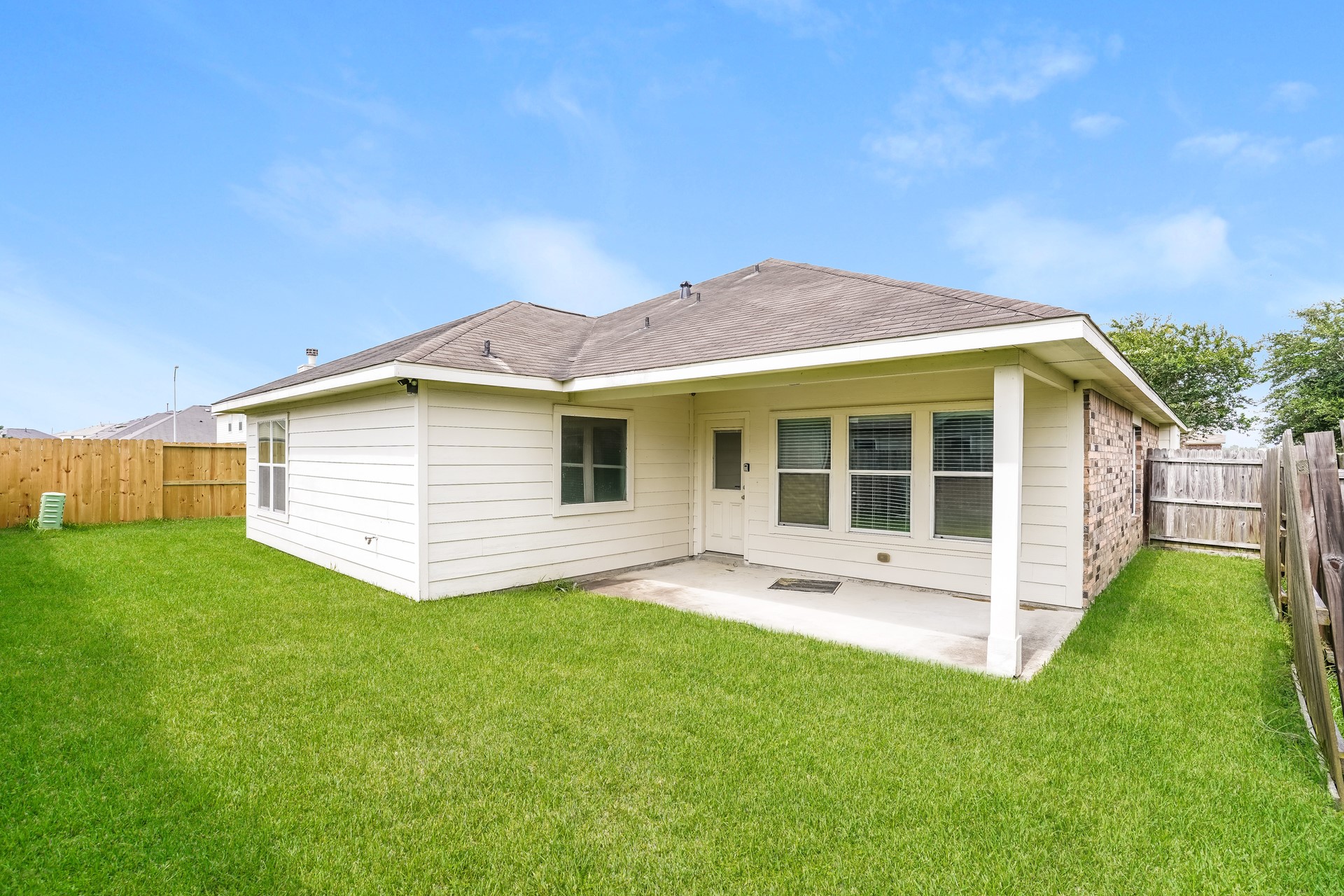 856 Grassy Knoll Trail, La Marque, TX 77568