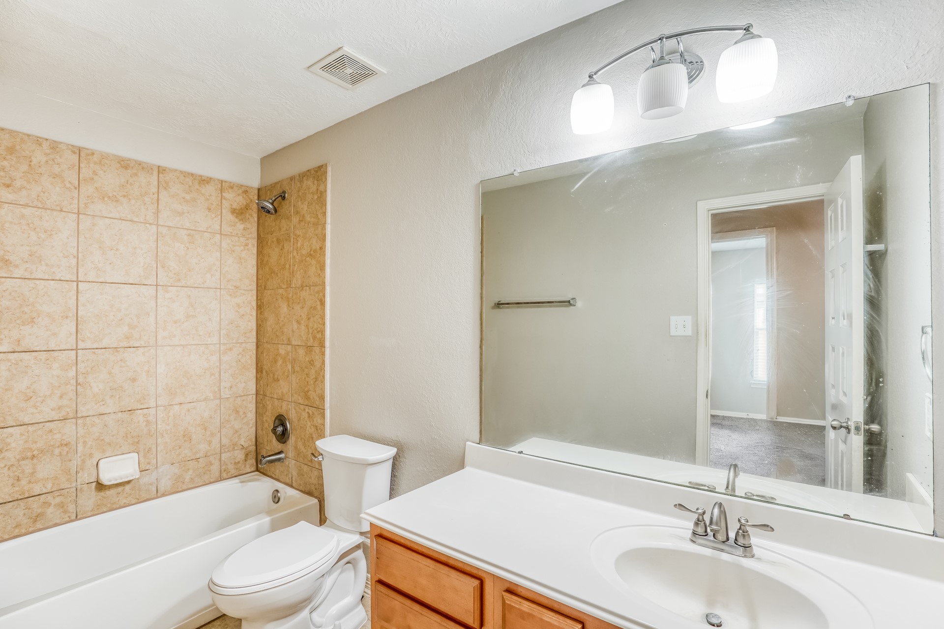 856 Grassy Knoll Trail, La Marque, TX 77568