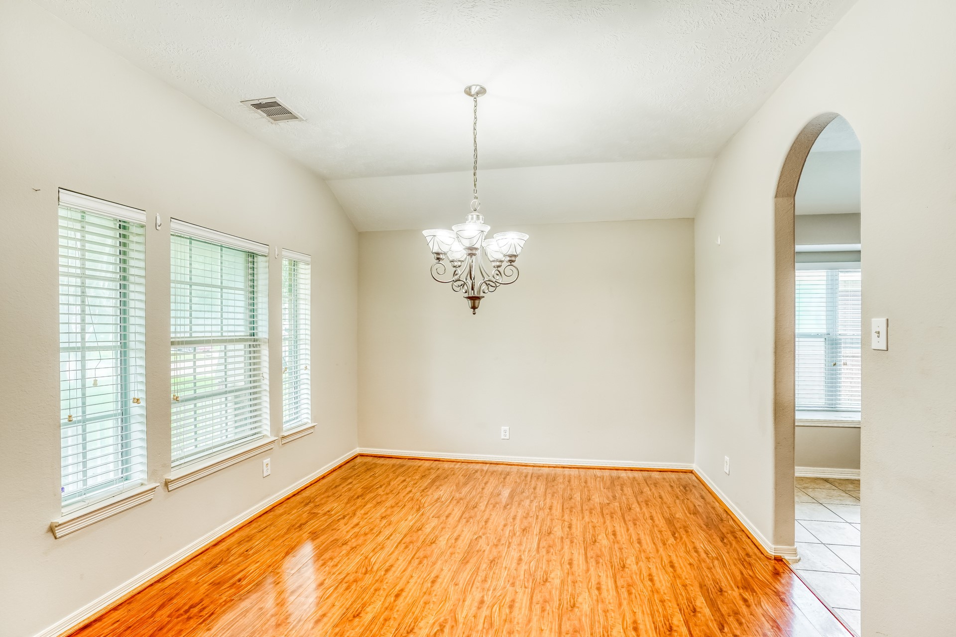 856 Grassy Knoll Trail, La Marque, TX 77568