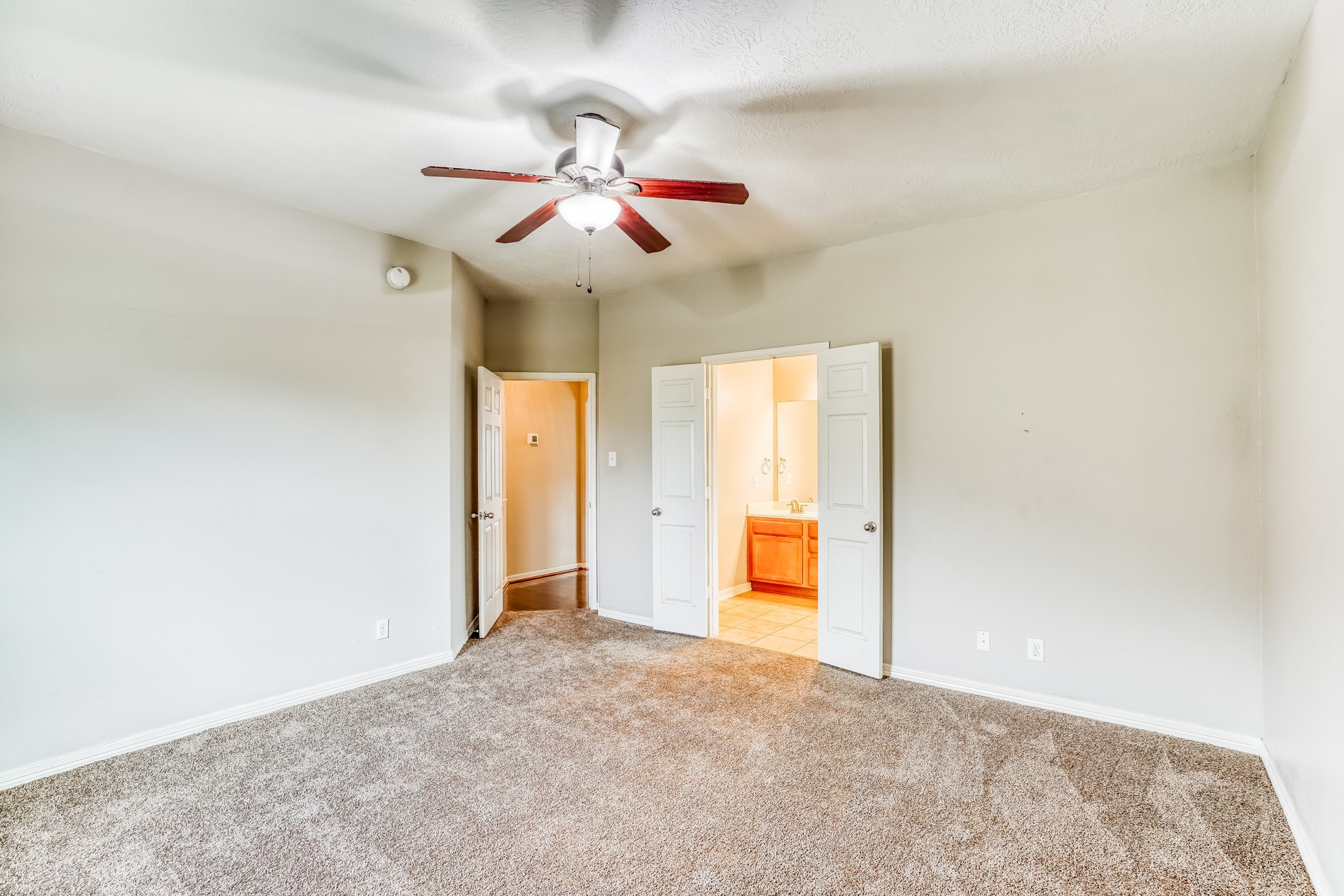 856 Grassy Knoll Trail, La Marque, TX 77568