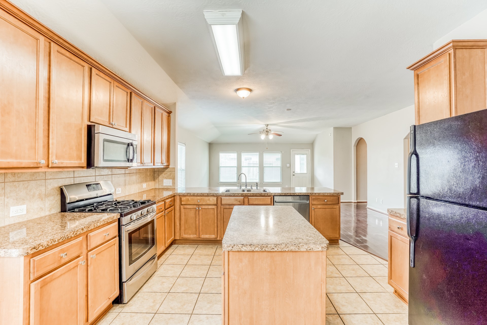 856 Grassy Knoll Trail, La Marque, TX 77568