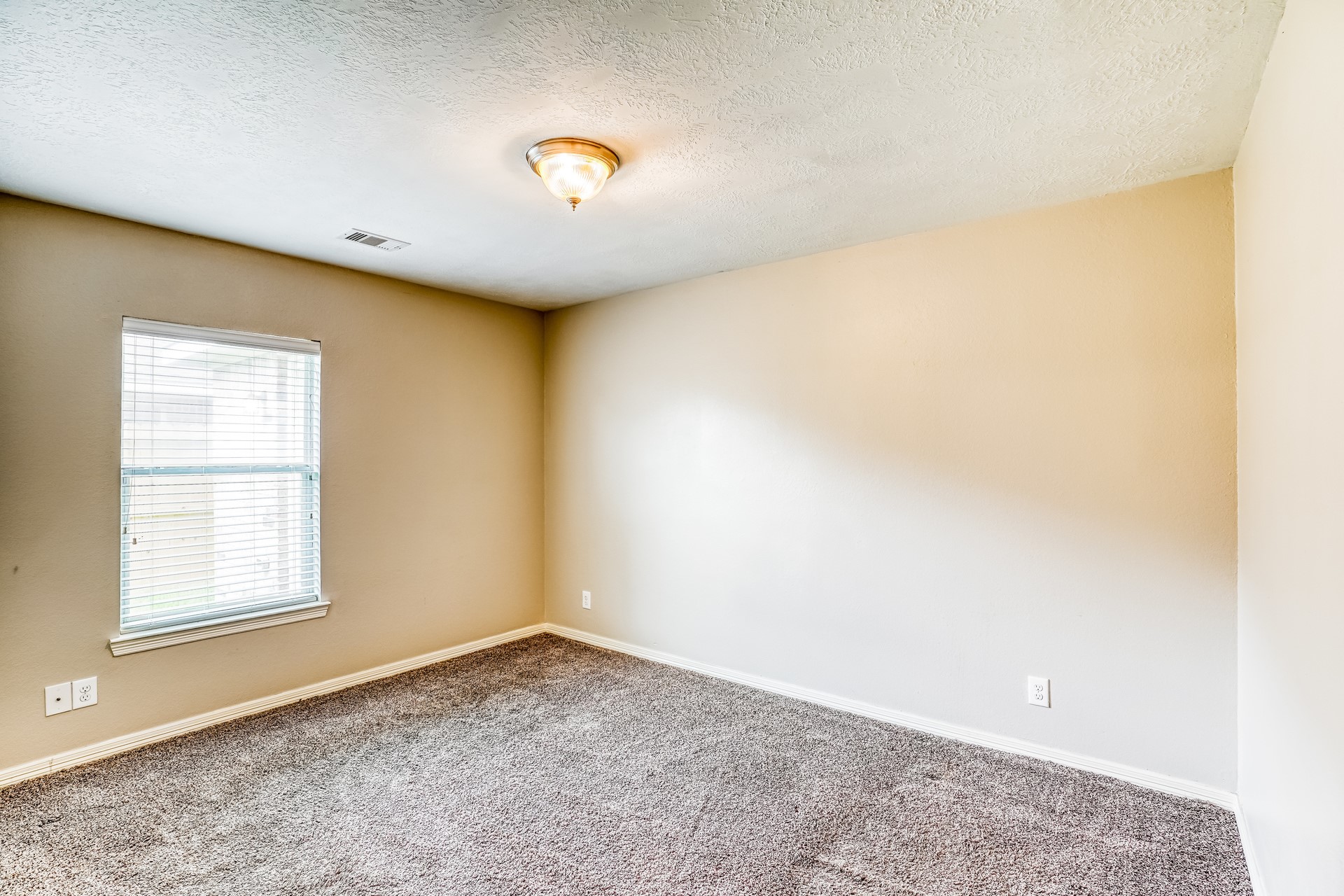 856 Grassy Knoll Trail, La Marque, TX 77568