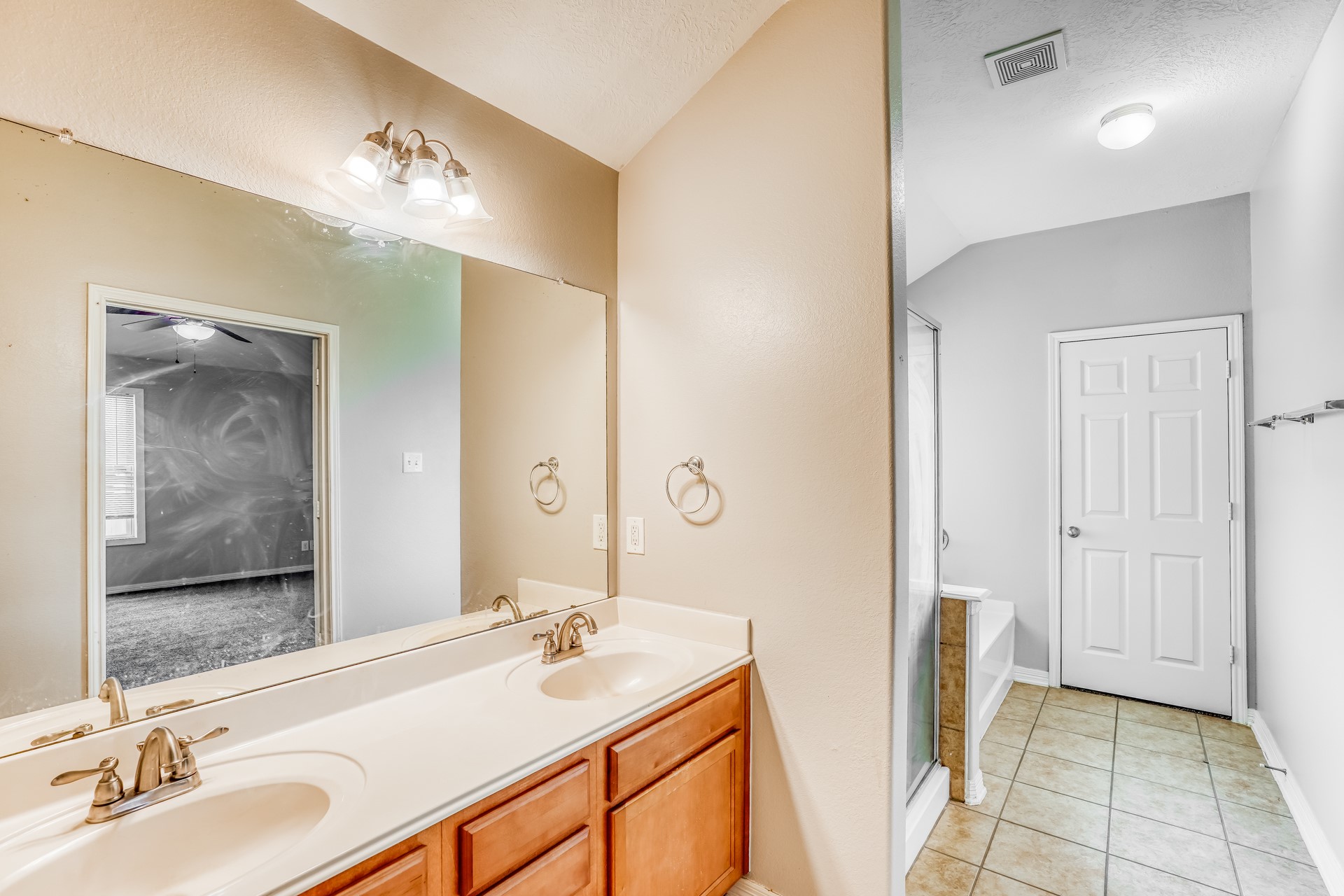 856 Grassy Knoll Trail, La Marque, TX 77568