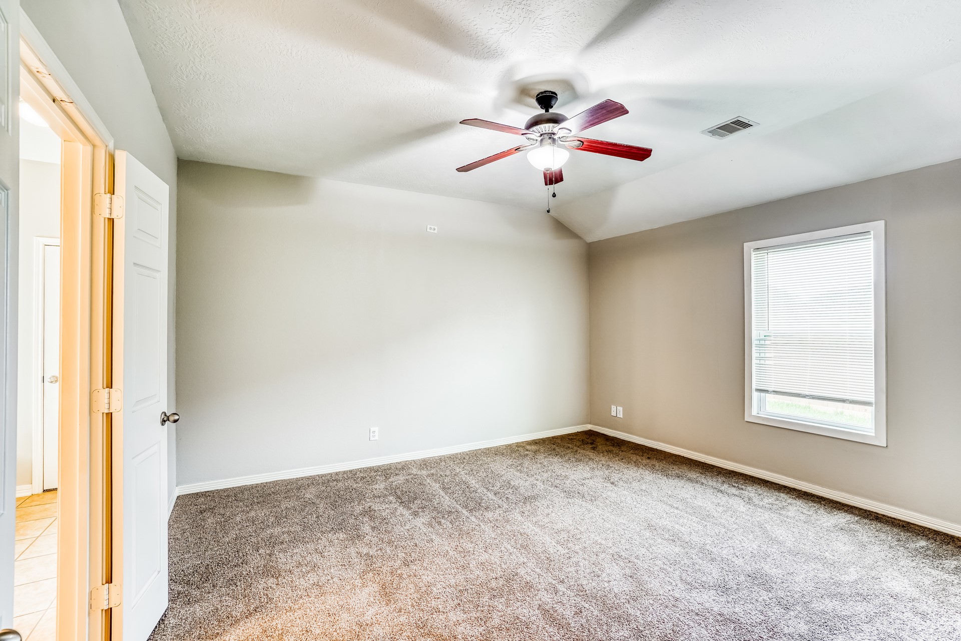 856 Grassy Knoll Trail, La Marque, TX 77568