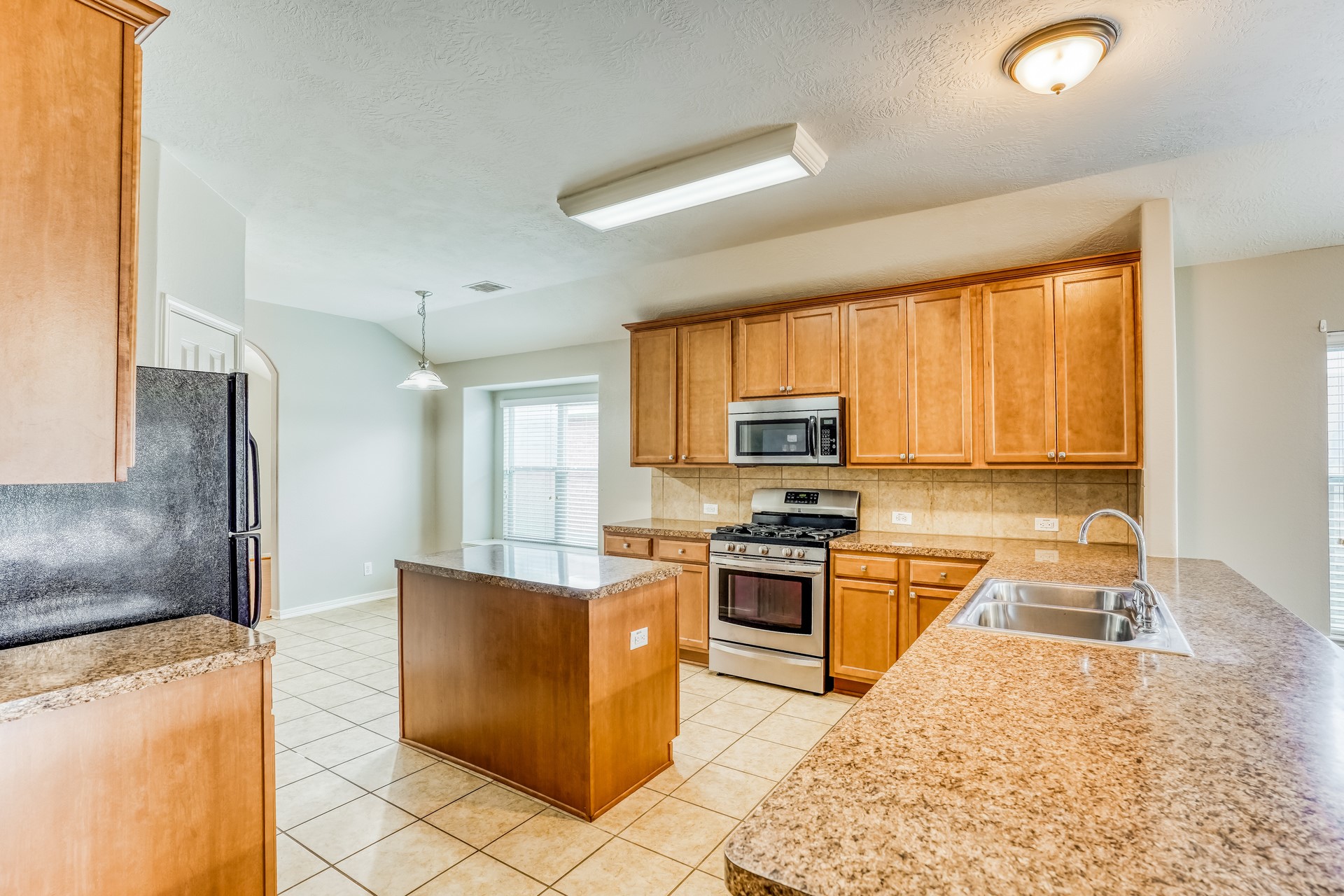 856 Grassy Knoll Trail, La Marque, TX 77568