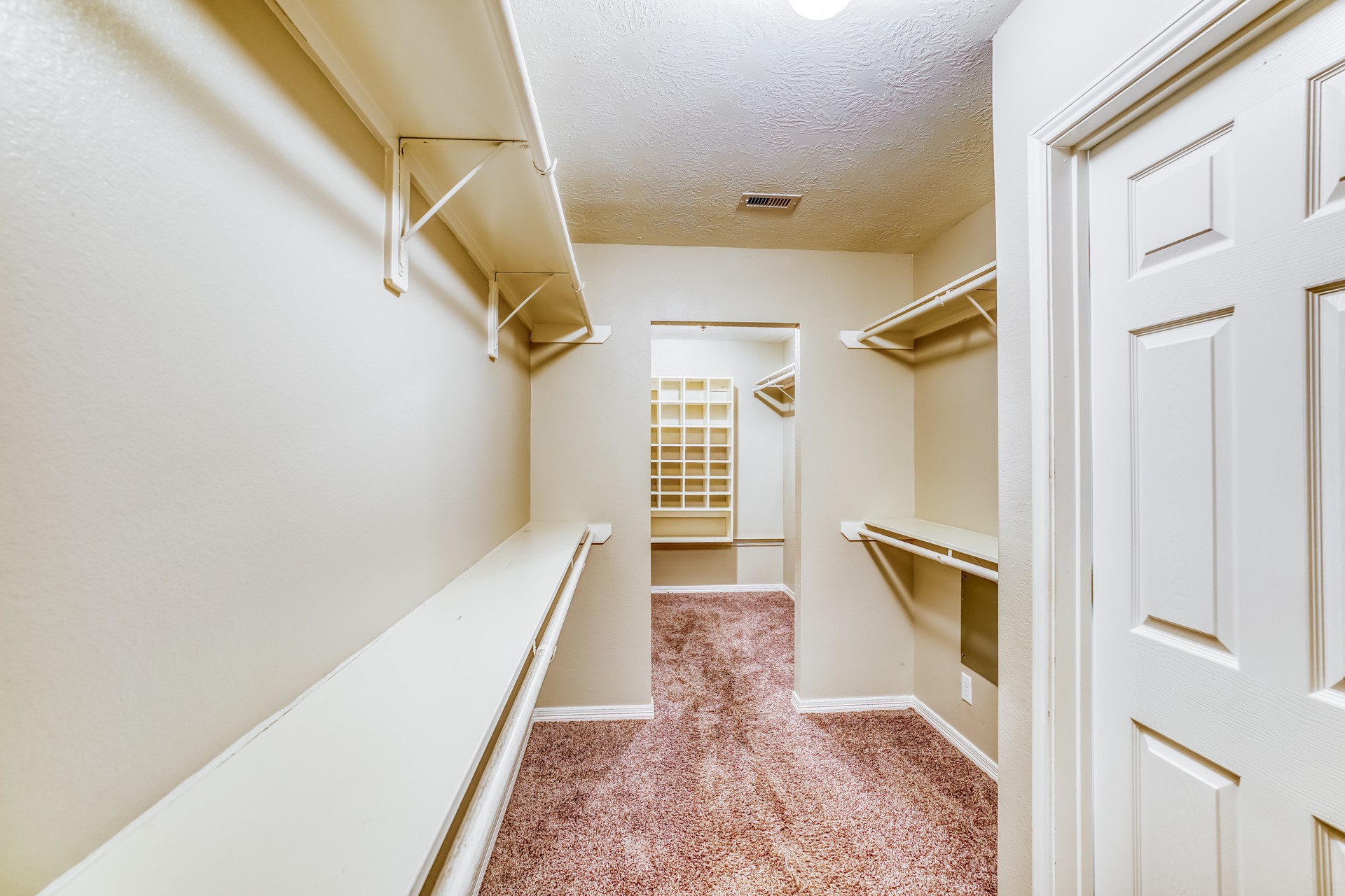 856 Grassy Knoll Trail, La Marque, TX 77568