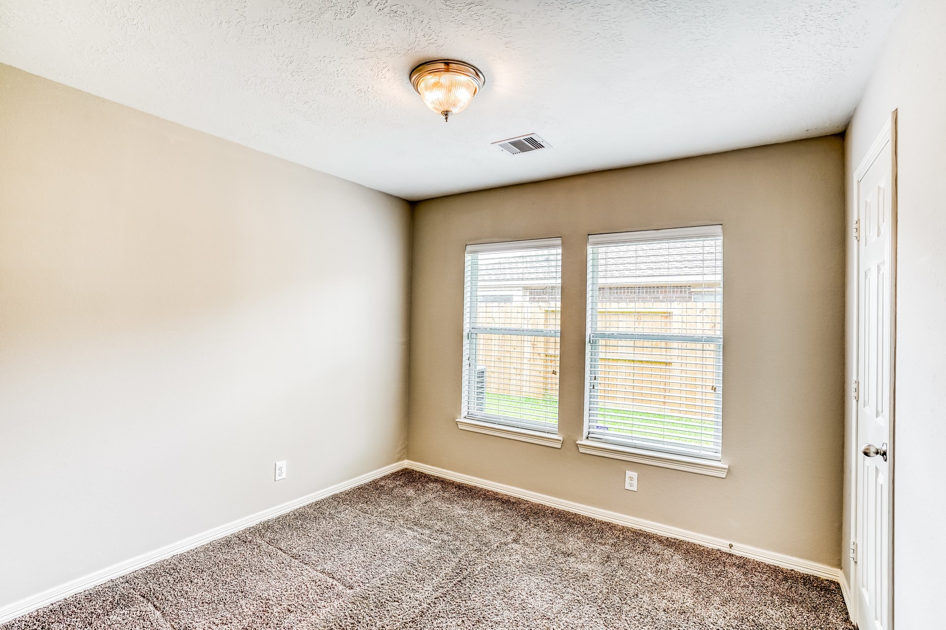856 Grassy Knoll Trail, La Marque, TX 77568