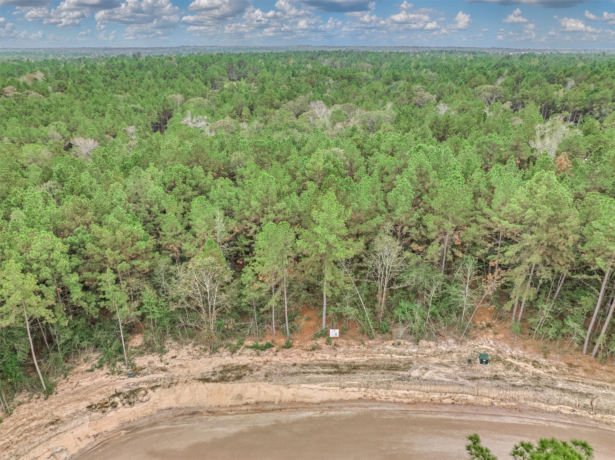 All 1+ acre custom homesites with 3200 Sq. Ft. minimum living space, controlled architectural styles, 95' minimum width elevation, no build timelines, back or side facing garages only. All 1+ acre custom homesites with 3200 Sq. Ft. minimum living space, controlled architectural styles, 95' minimum width elevation, no build timelines, back or side facing garages only.