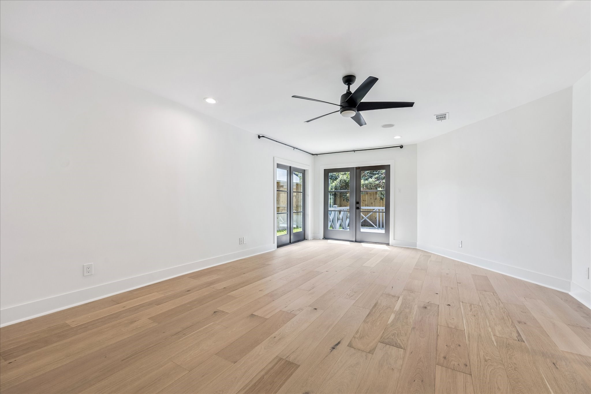 4719 Ivanhoe Street, Houston, TX 77027