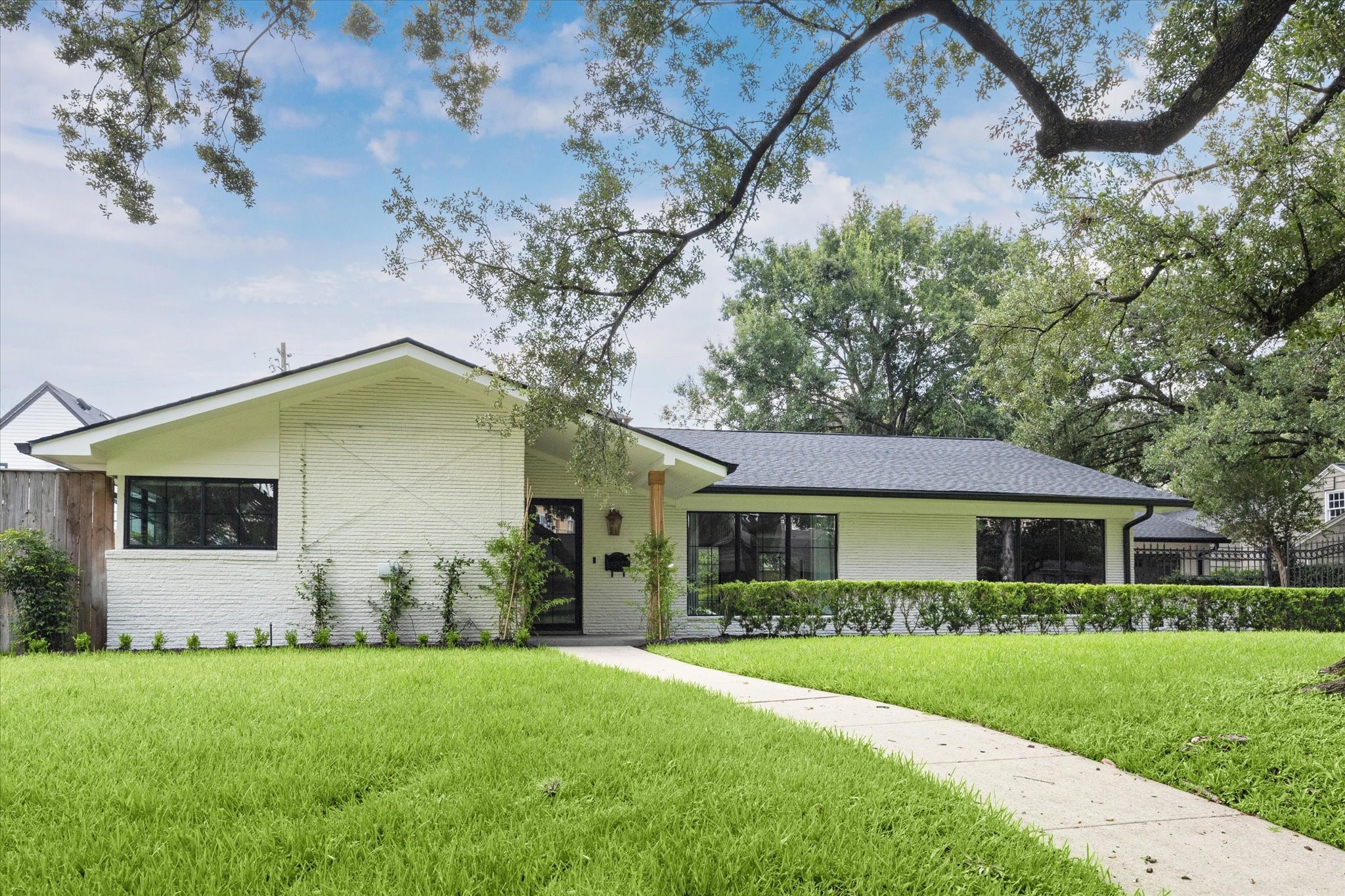 4719 Ivanhoe Street, Houston, TX 77027