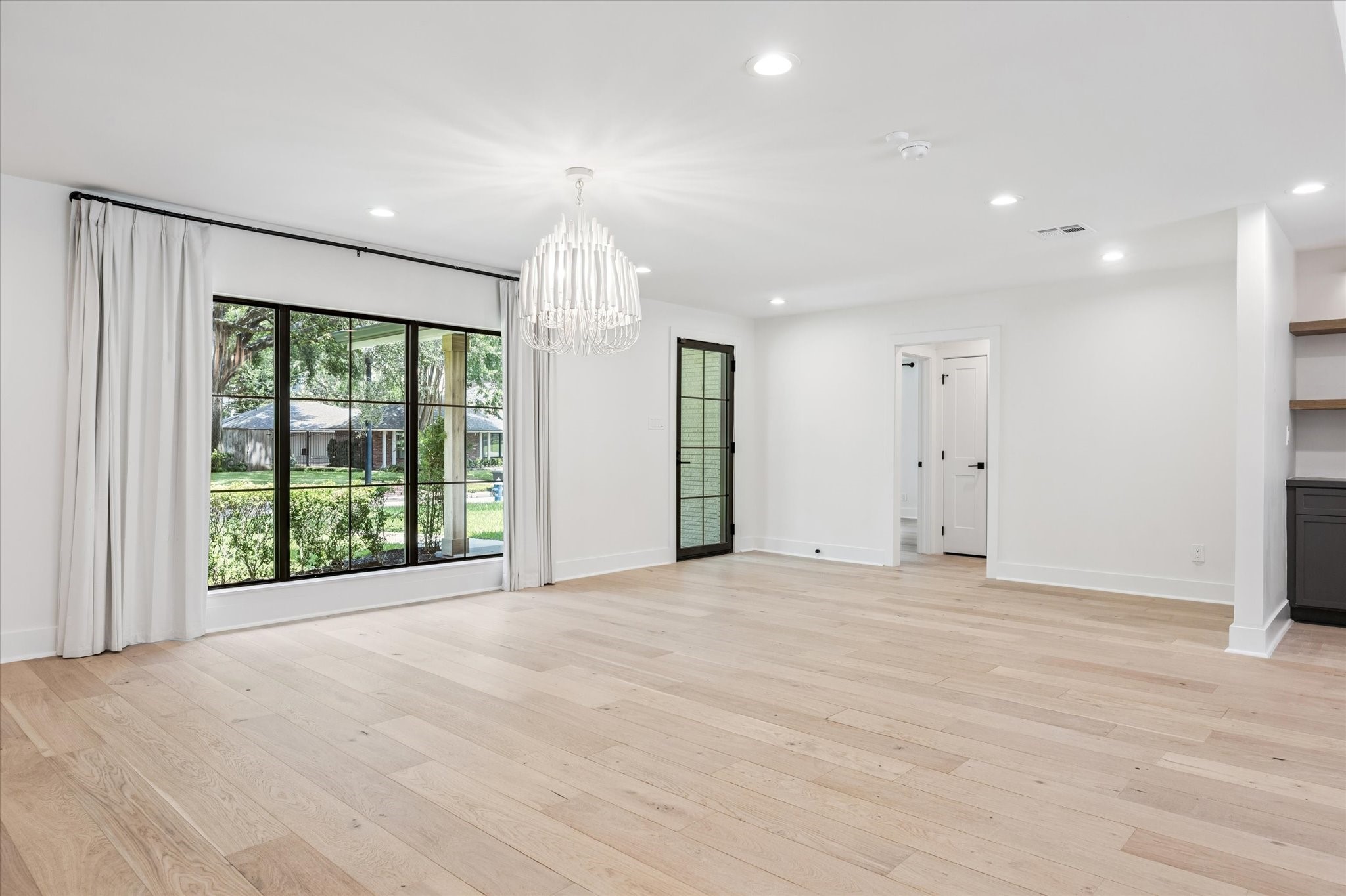 4719 Ivanhoe Street, Houston, TX 77027