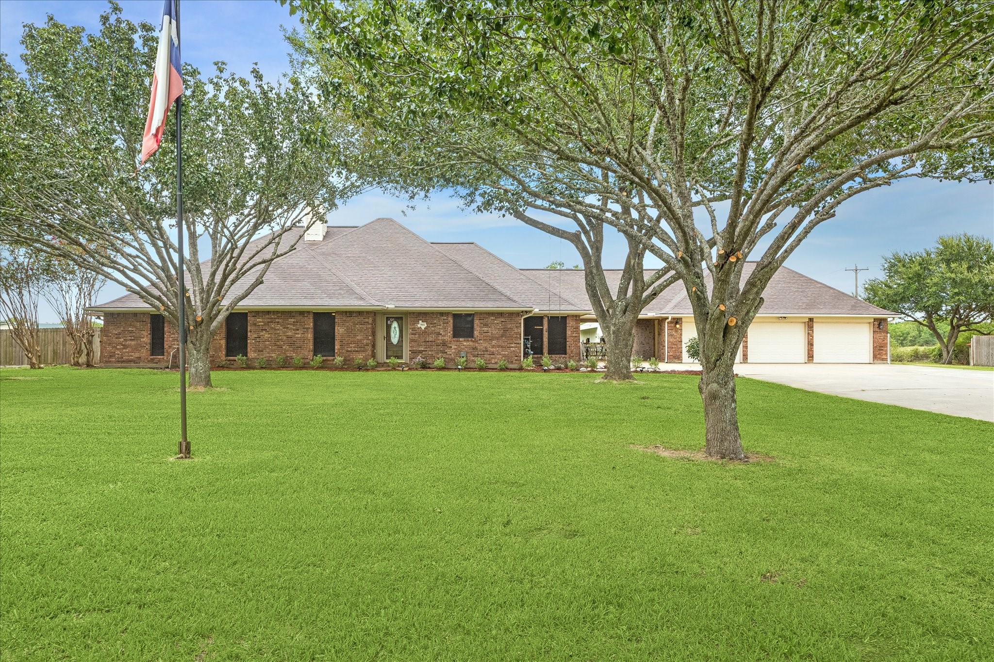 4/5 bedrooms, 3 full baths. 4/5 bedrooms, 3 full baths.