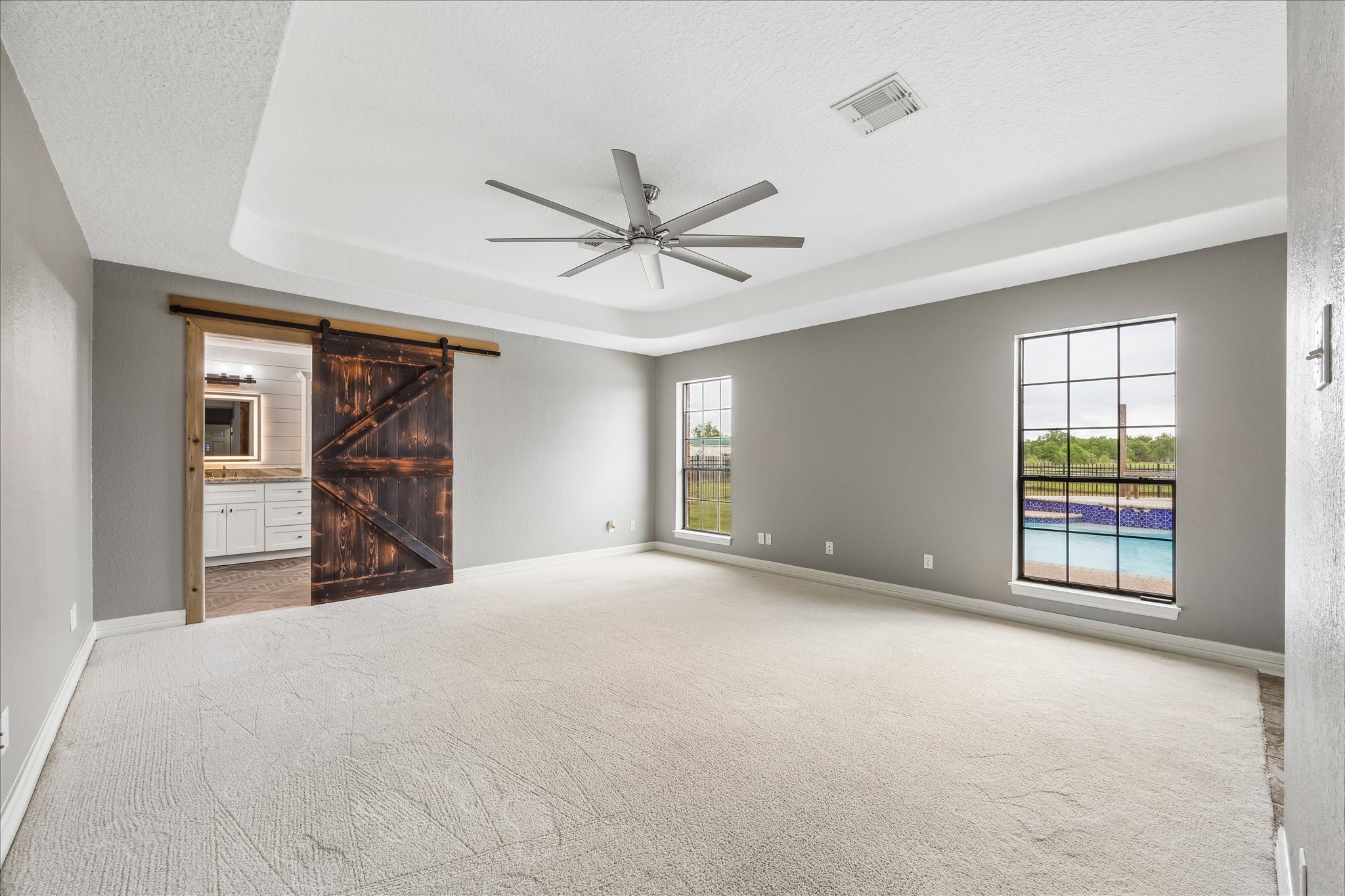 9102 N Humble Camp Road, Dickinson, TX 77539