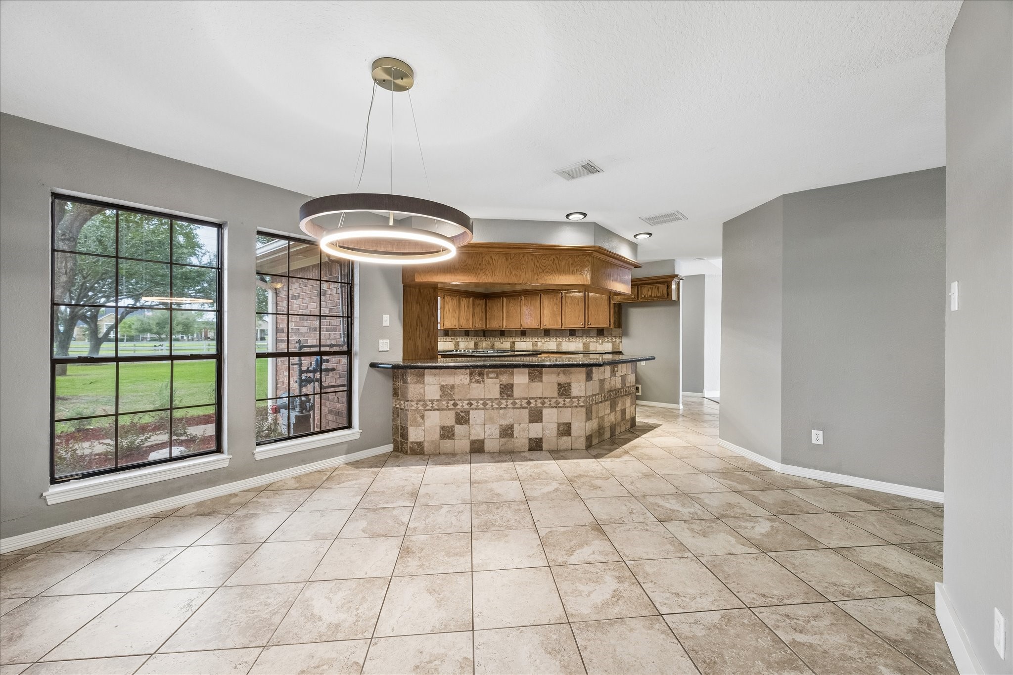 9102 N Humble Camp Road, Dickinson, TX 77539