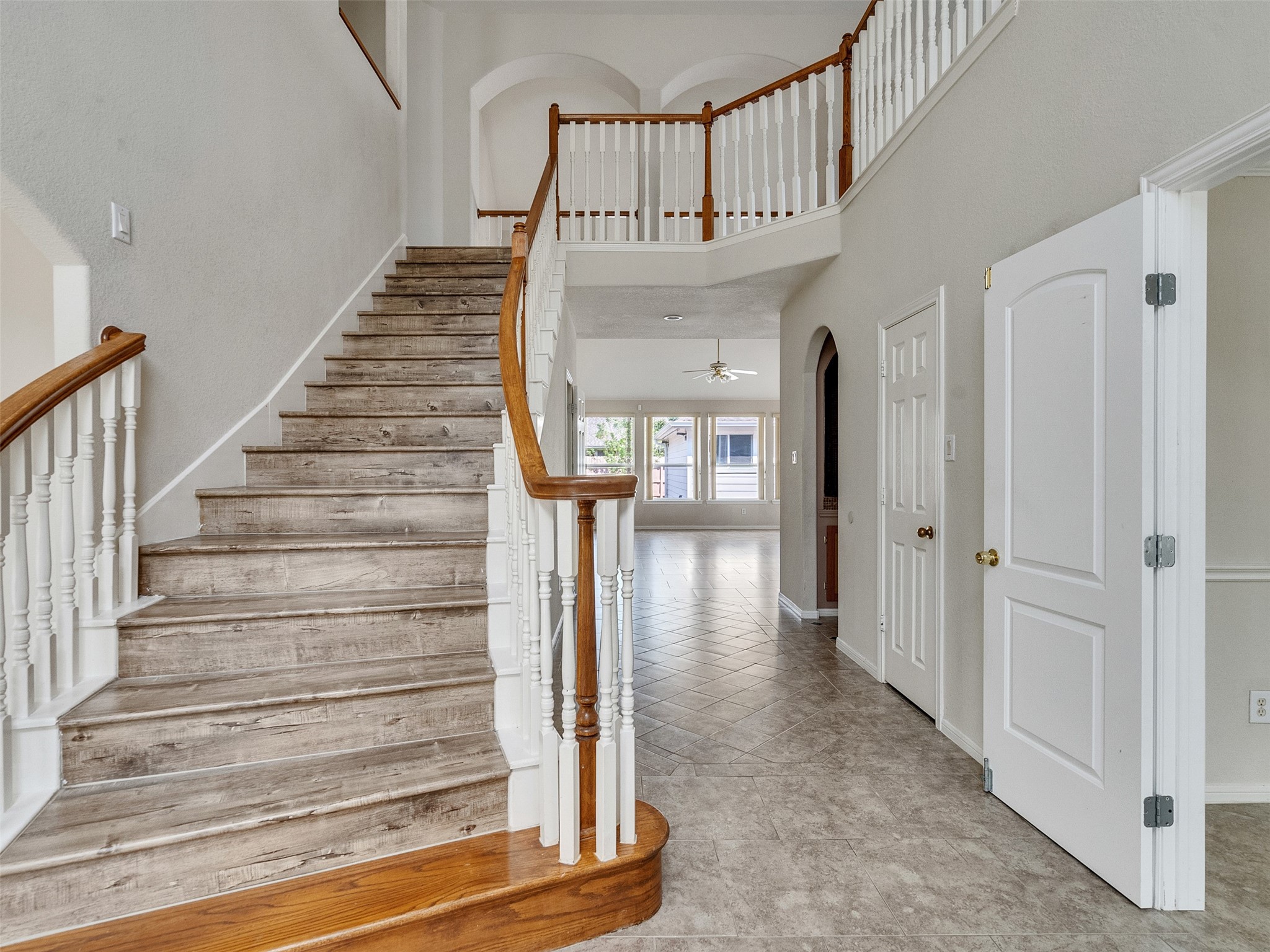 3902 Breaux Bridge Lane, Sugar Land, TX 77479