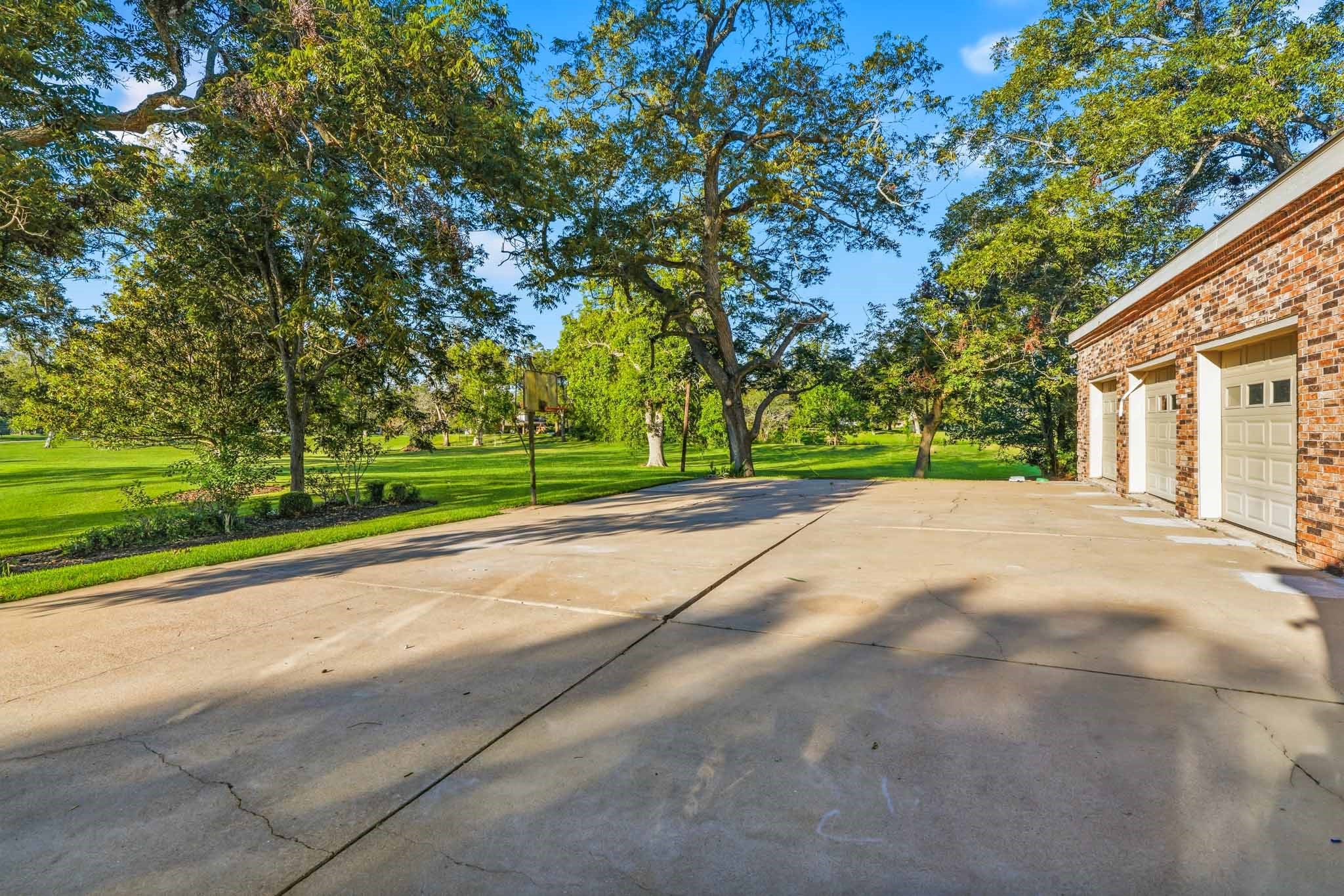 218 Bella Vista Drive, Richmond, TX 77406