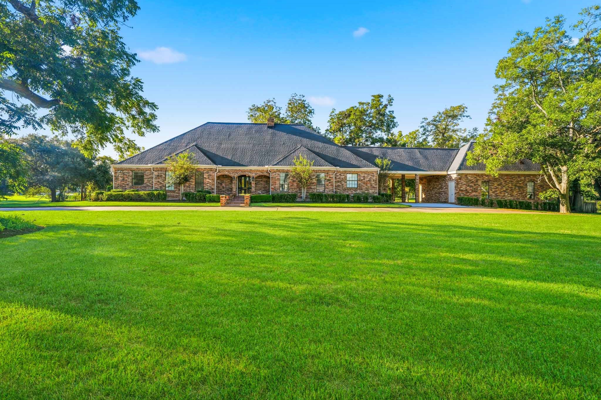 218 Bella Vista Drive, Richmond, TX 77406