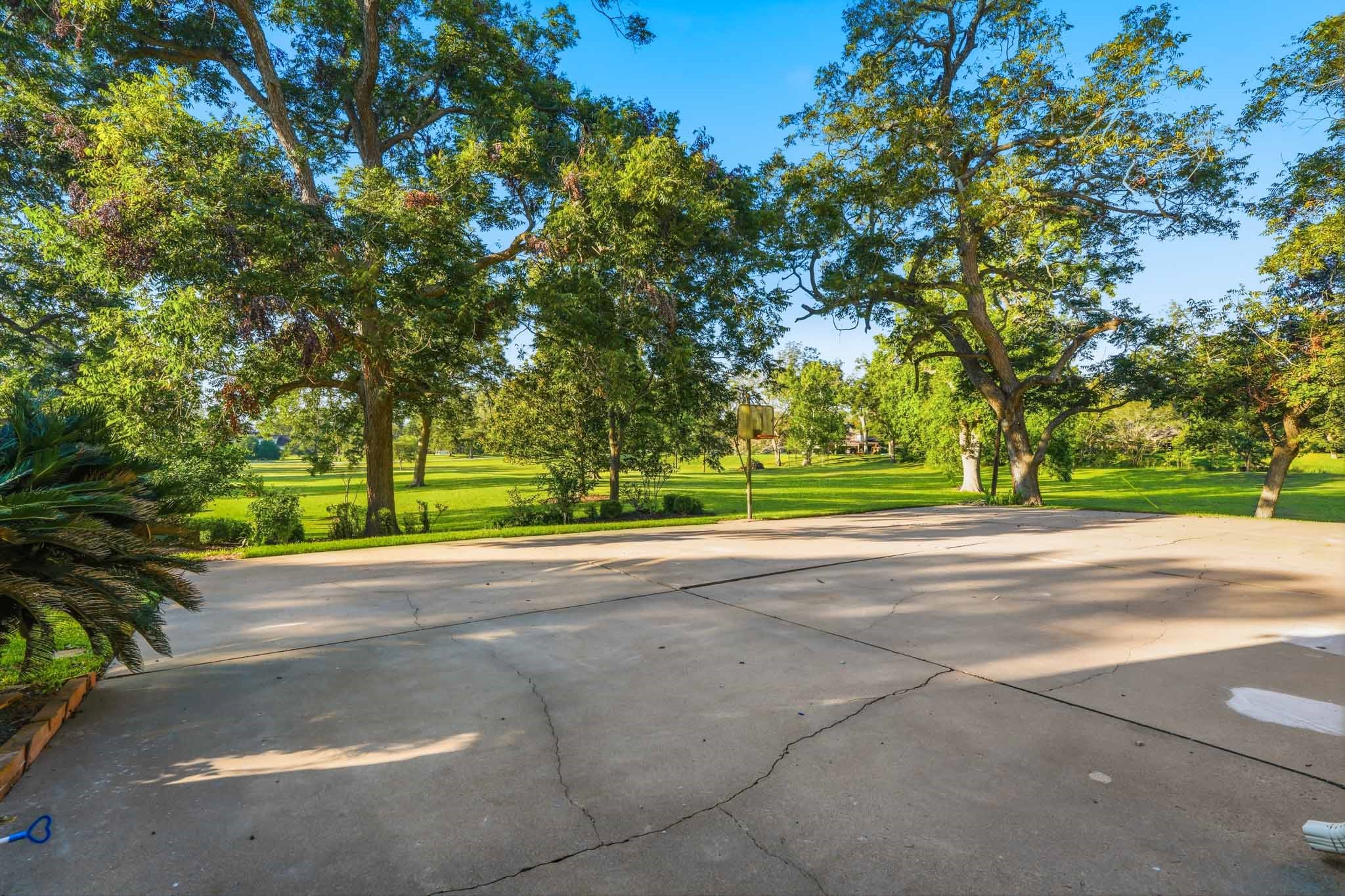218 Bella Vista Drive, Richmond, TX 77406