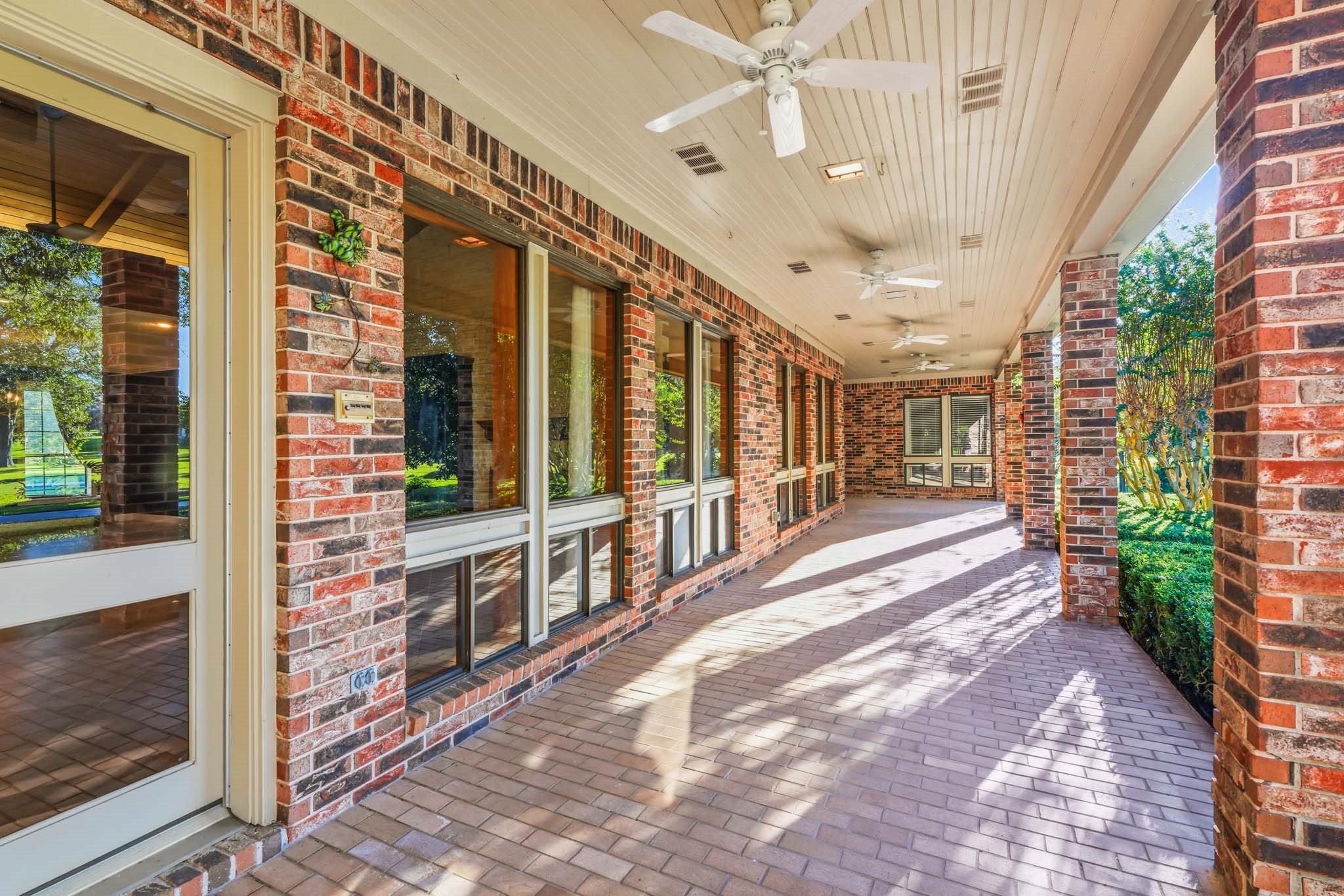 218 Bella Vista Drive, Richmond, TX 77406