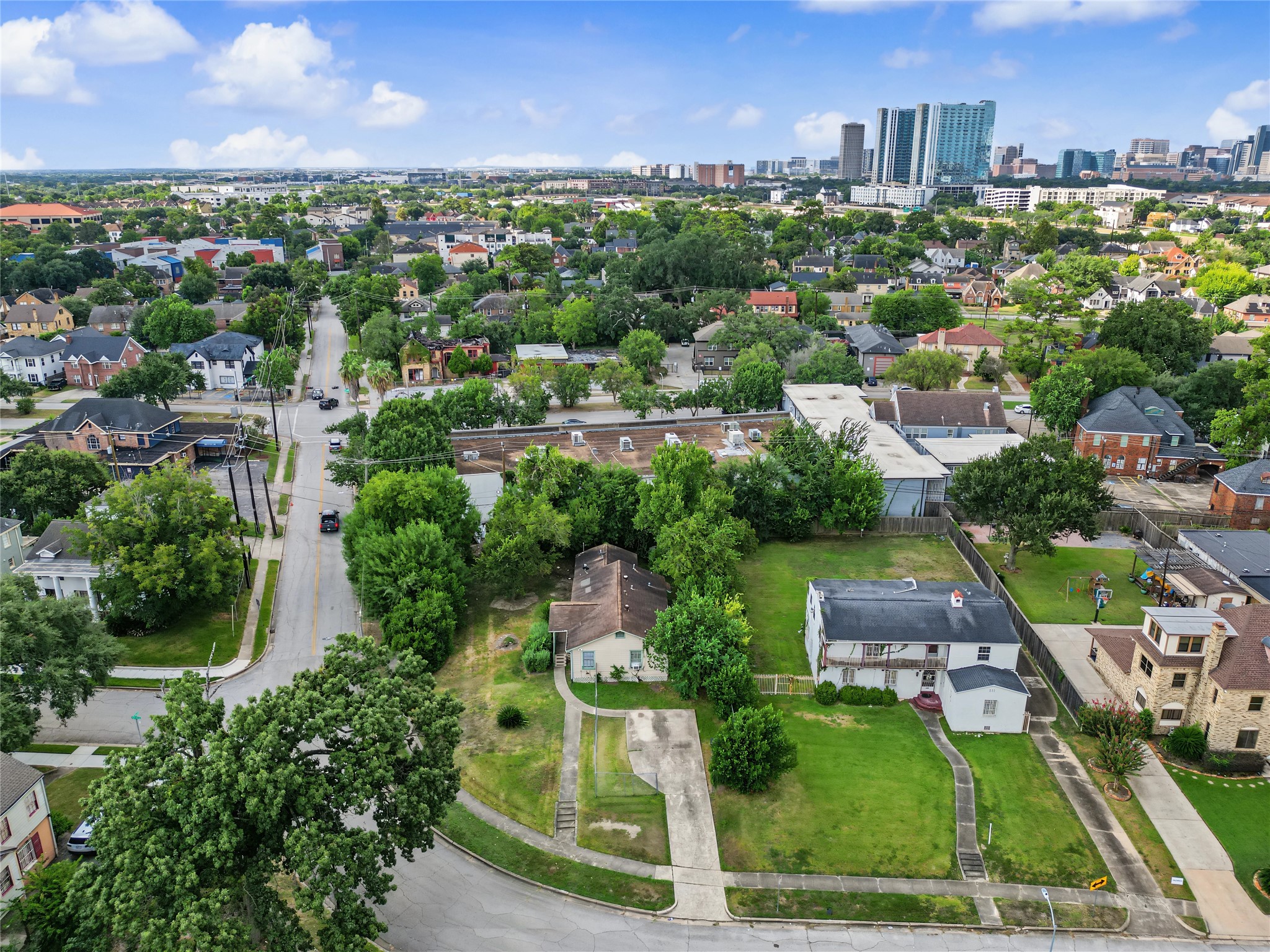 5130 Live Oak Street, Houston, TX 77004