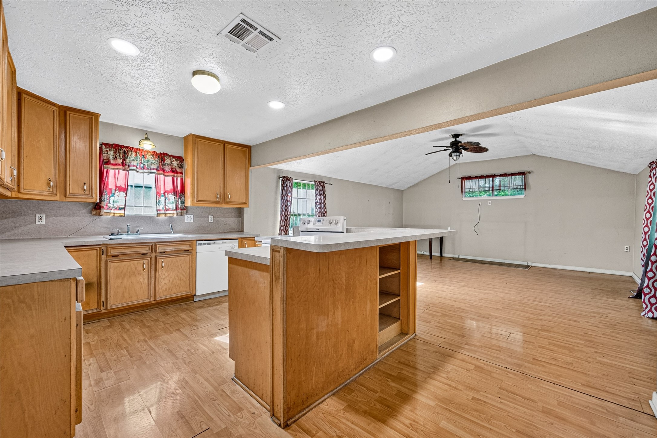 5130 Live Oak Street, Houston, TX 77004