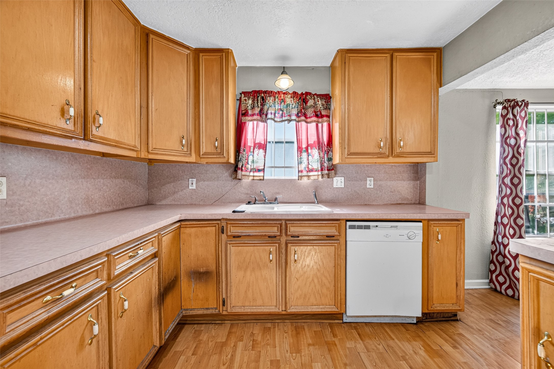 5130 Live Oak Street, Houston, TX 77004