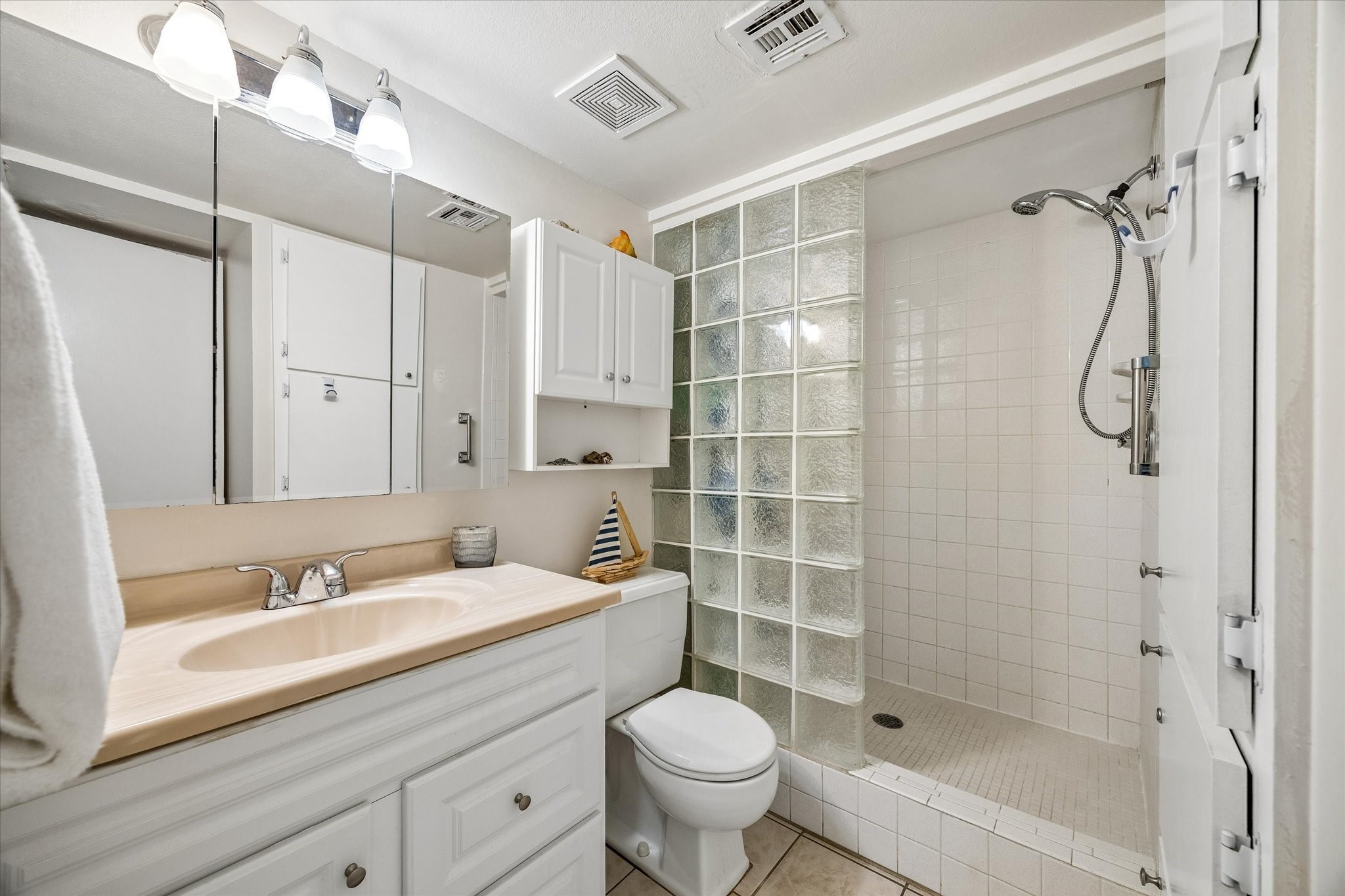 7310 Seawall Boulevard, #402, Galveston, TX 77551