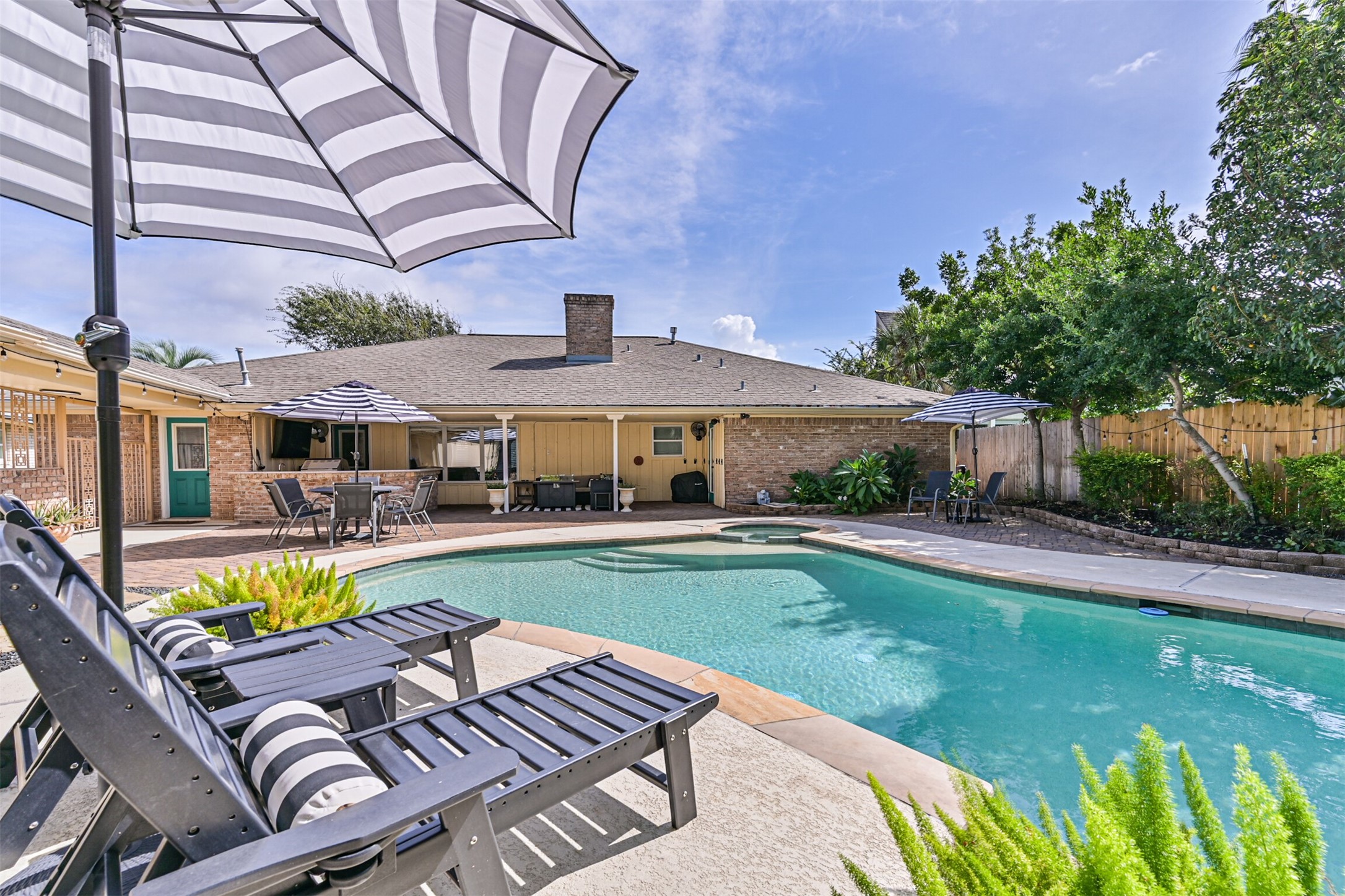 7 Park Lane, Galveston, TX 77551