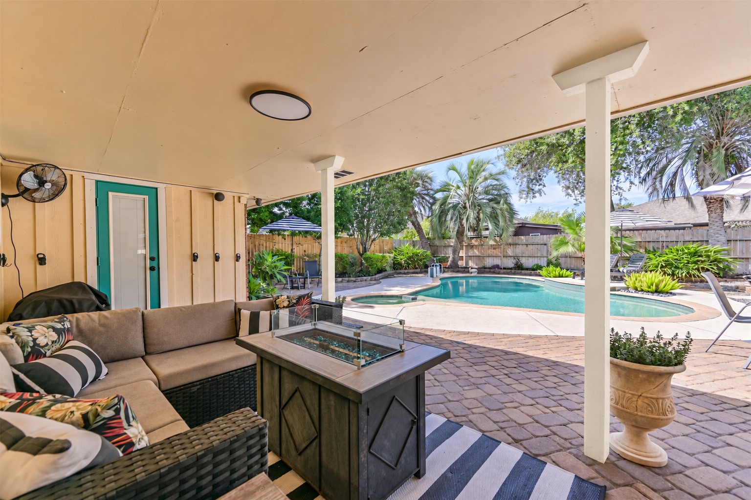 7 Park Lane, Galveston, TX 77551