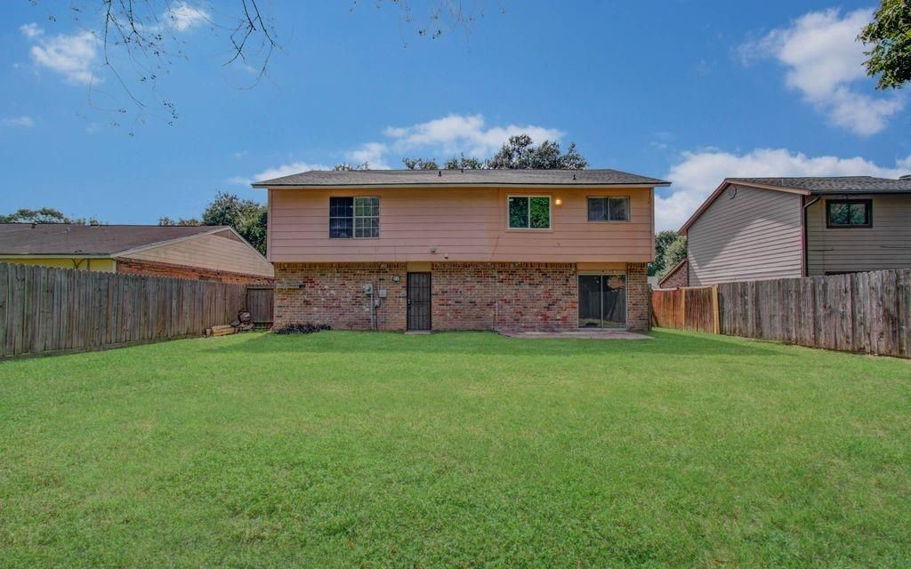16527 Quail Dale Drive, Houston, TX 77489