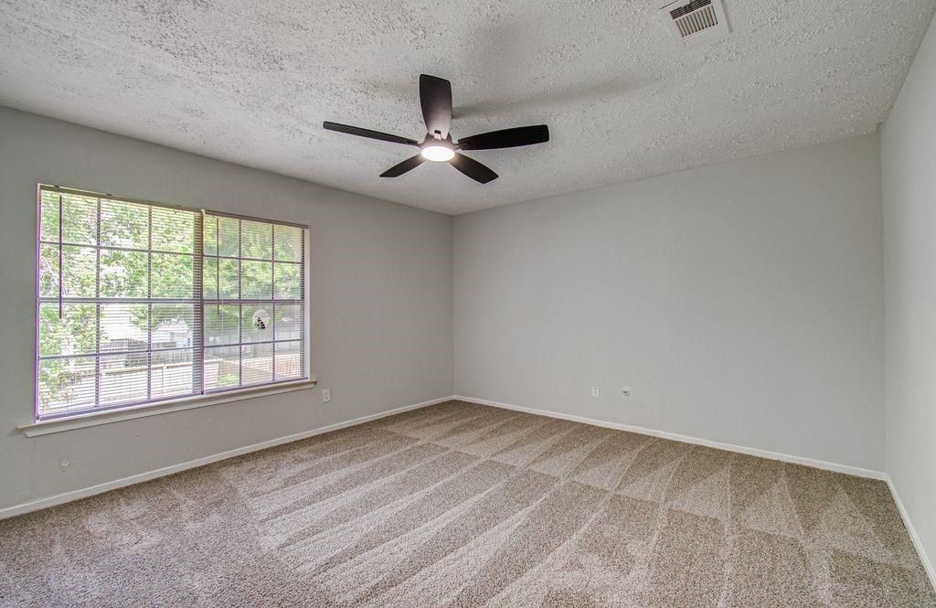 16527 Quail Dale Drive, Houston, TX 77489