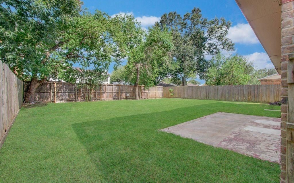 16527 Quail Dale Drive, Houston, TX 77489