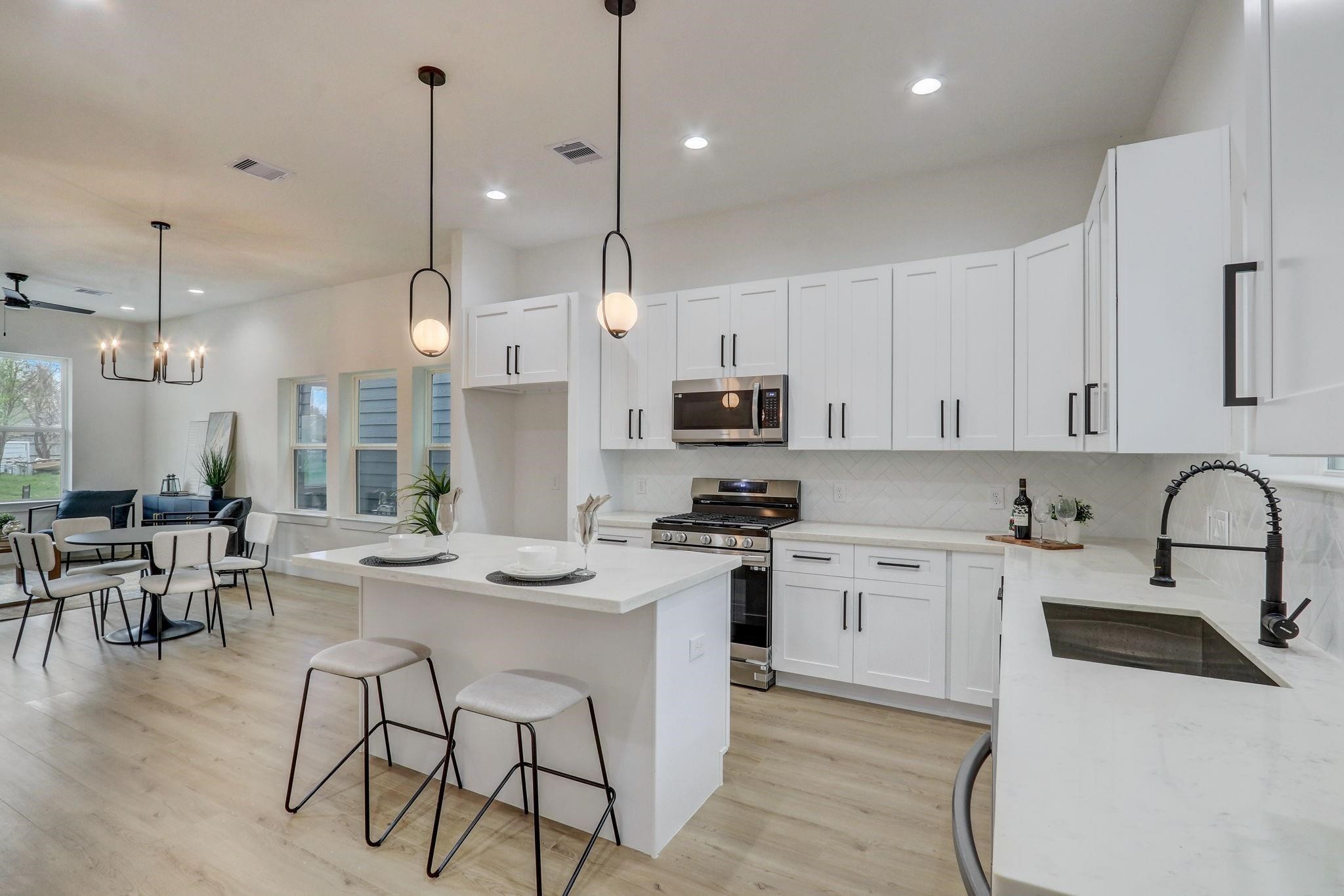 1203 Dewalt Street, Houston, TX 77088