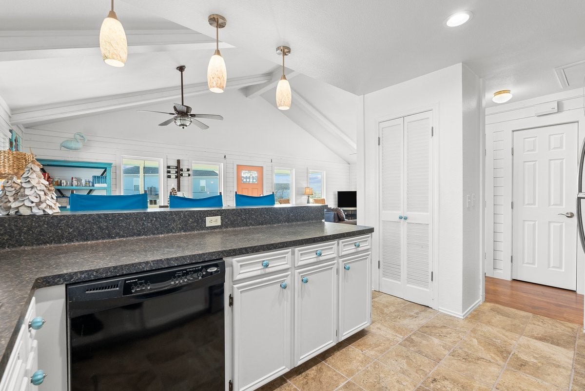2406 Avenue P, San Leon, TX 77539