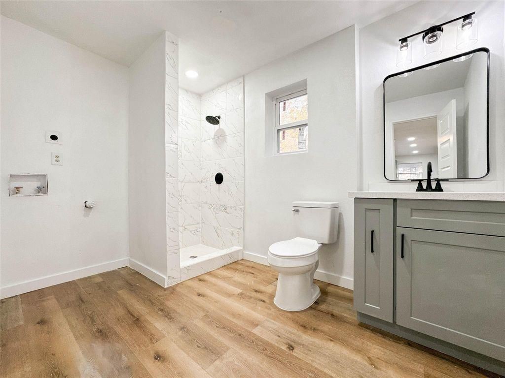 2223 N San Antonio Avenue, #1B, Pearland, TX 77581