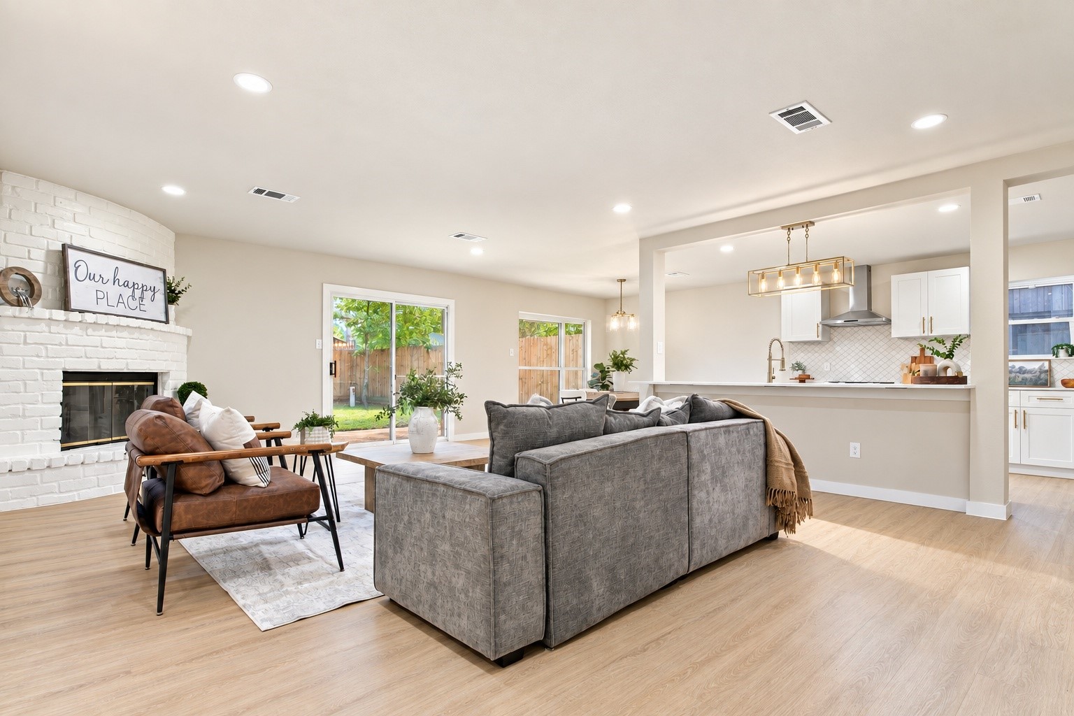 Another angle of the living room!