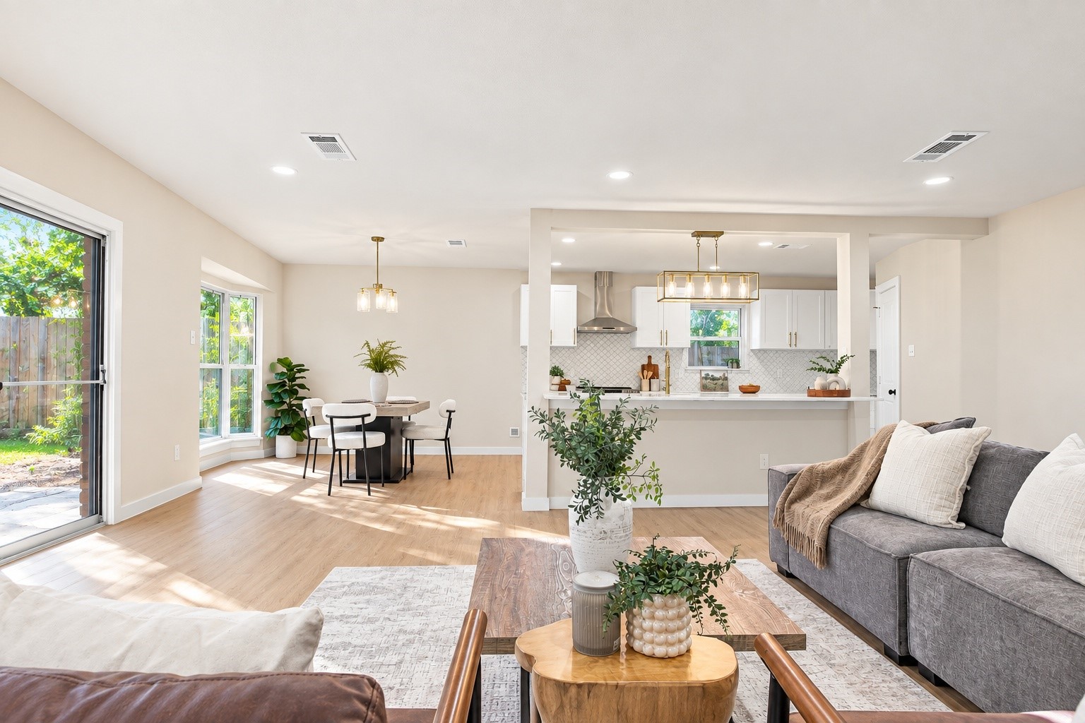 Another angle of the living room looking into the dinning room and kitchen!