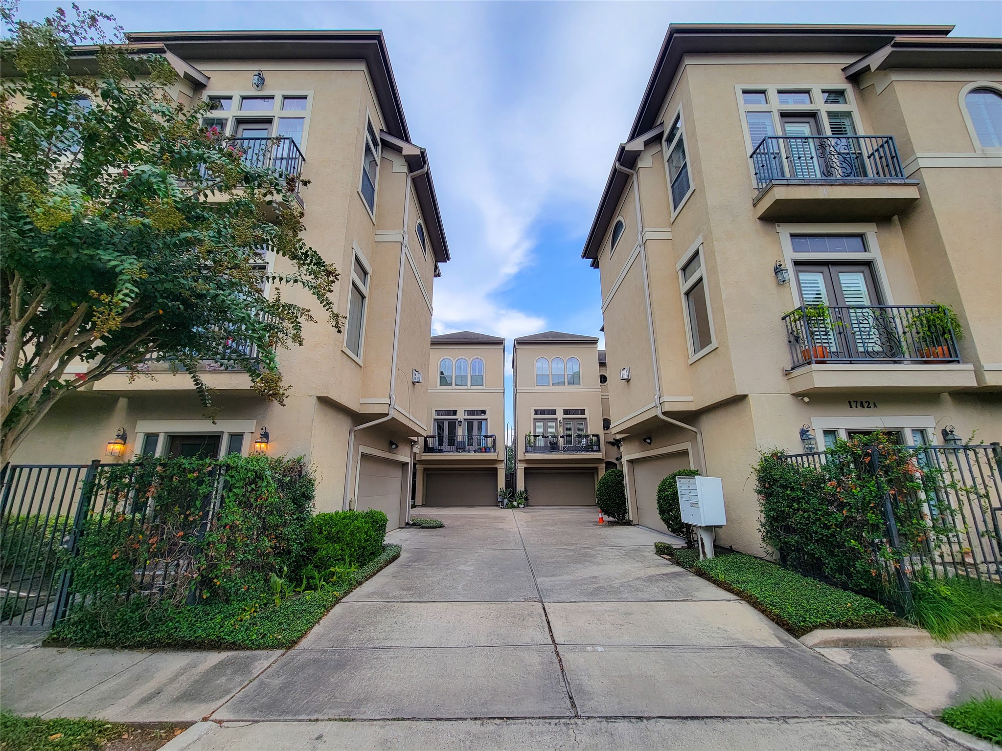 1742 Michigan Street, #F, Houston, TX 77006
