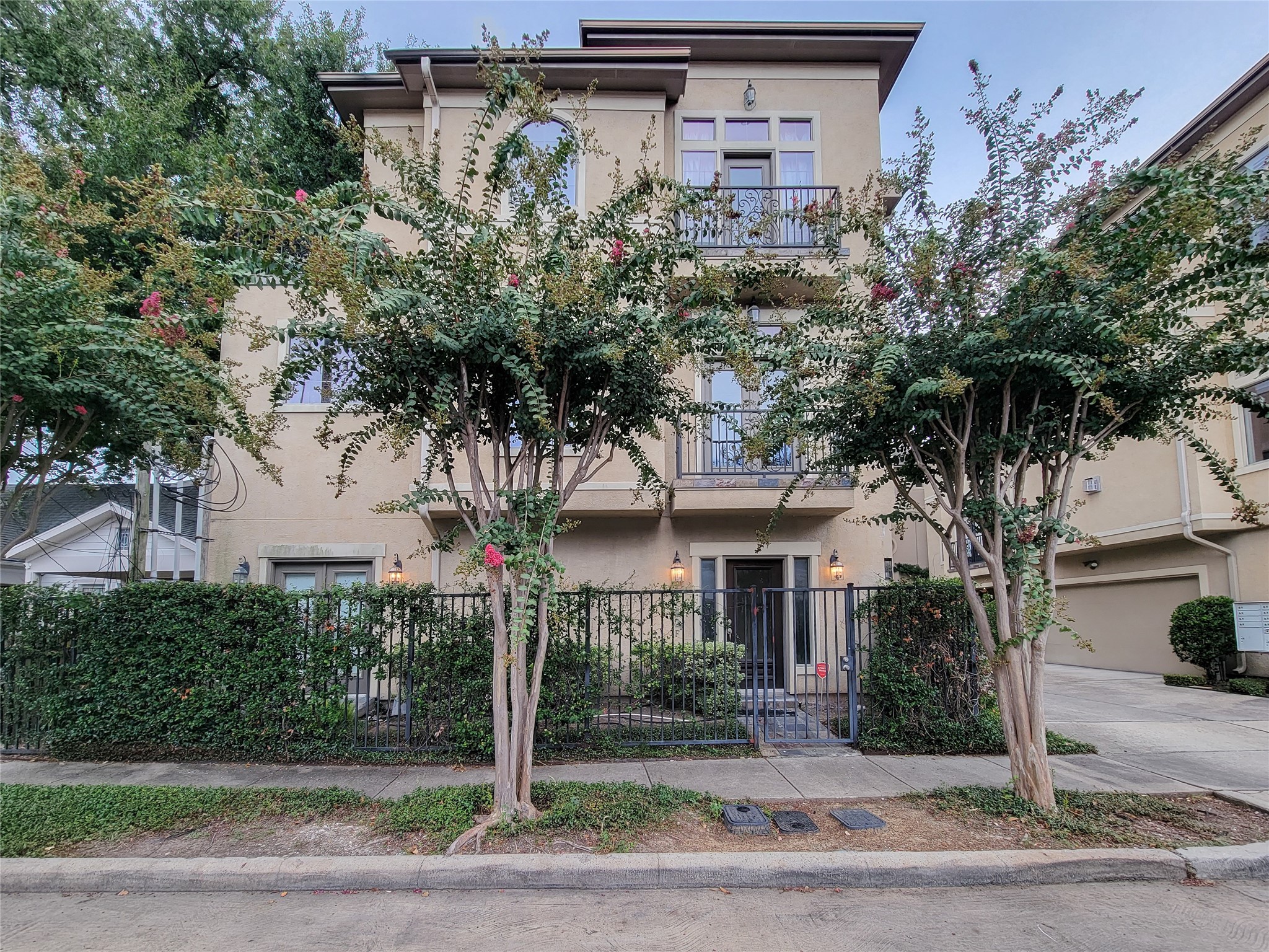 1742 Michigan Street, #F, Houston, TX 77006 1742 Michigan Street, #F, Houston, TX 77006