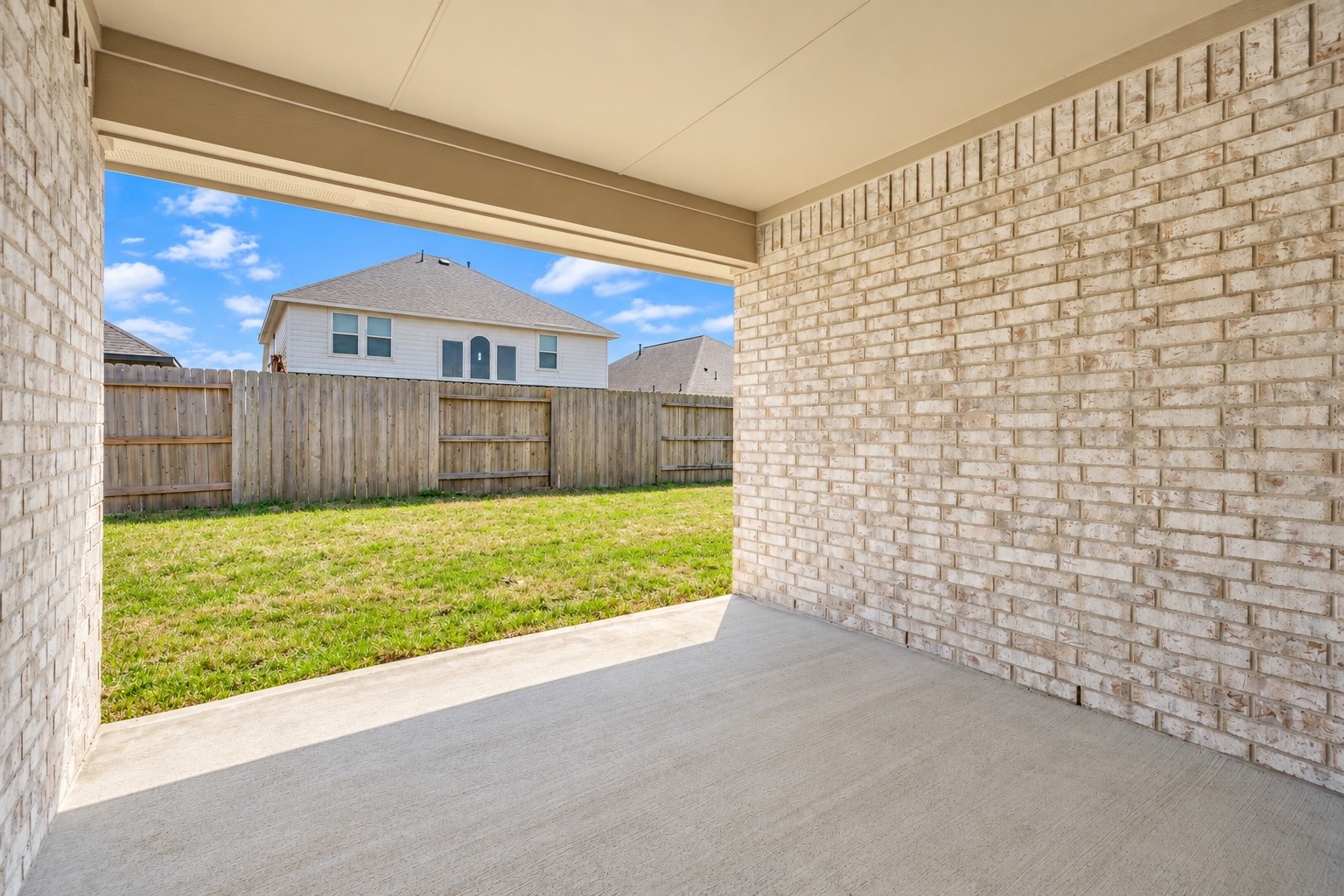 2218 Seneca Lake Drive, Texas City, TX 77568