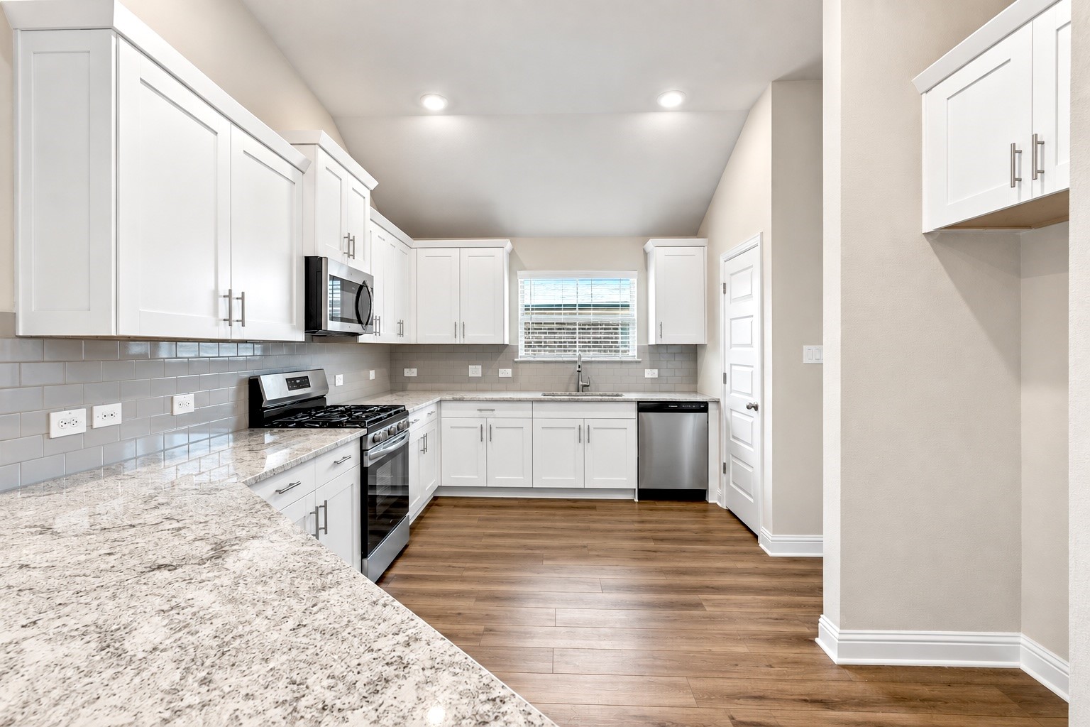 2218 Seneca Lake Drive, Texas City, TX 77568